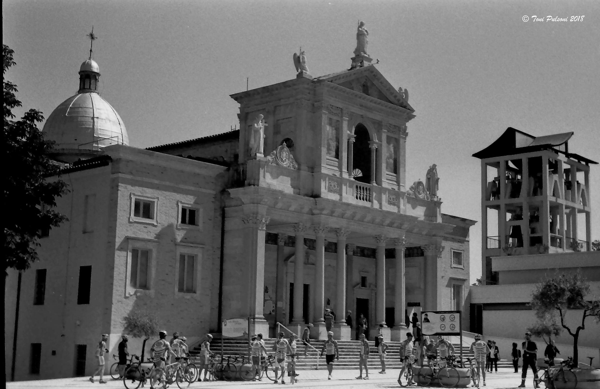 Basilica di S.Gabriele (benedizione dei ciclisti)...