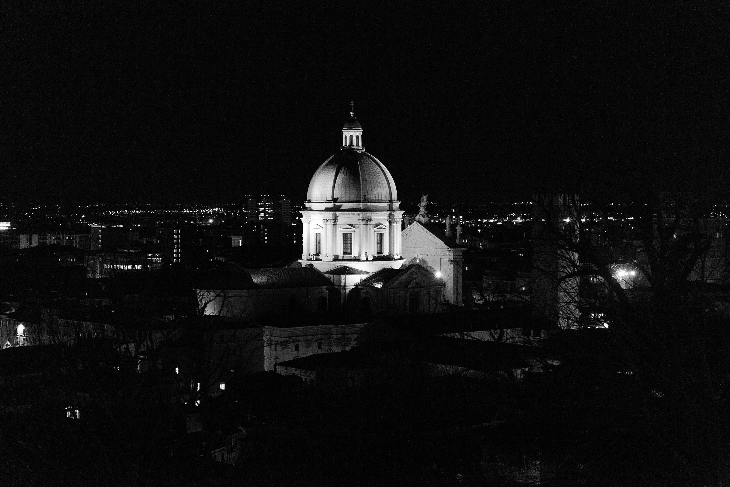 Brescia by night B/W...