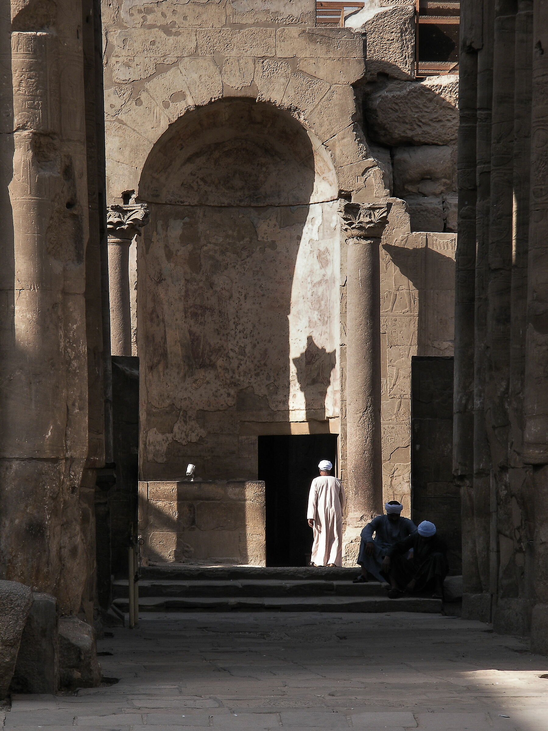 Oggi come secoli fa' al tempio di Luxor...