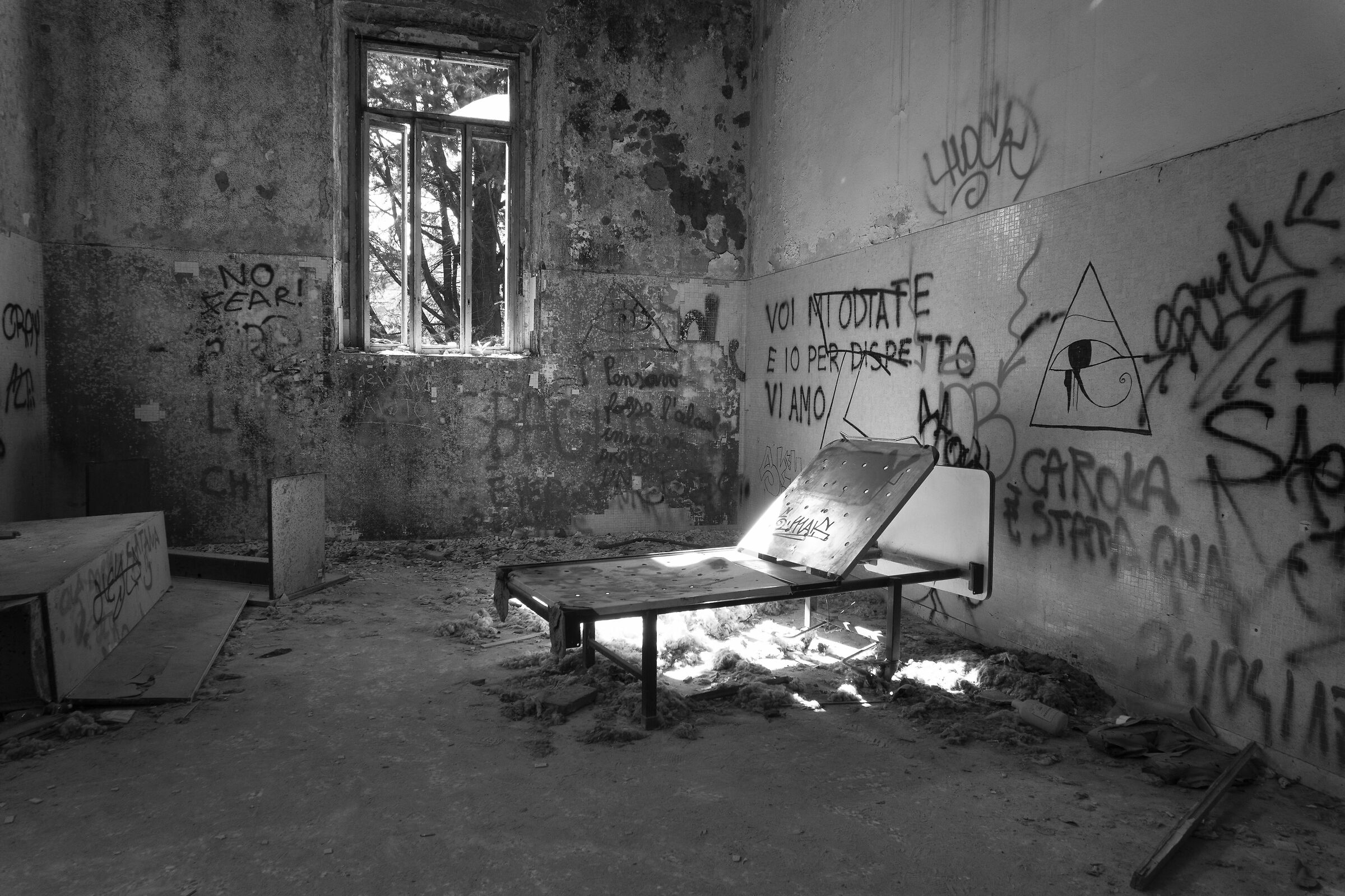 Luce sul letto......