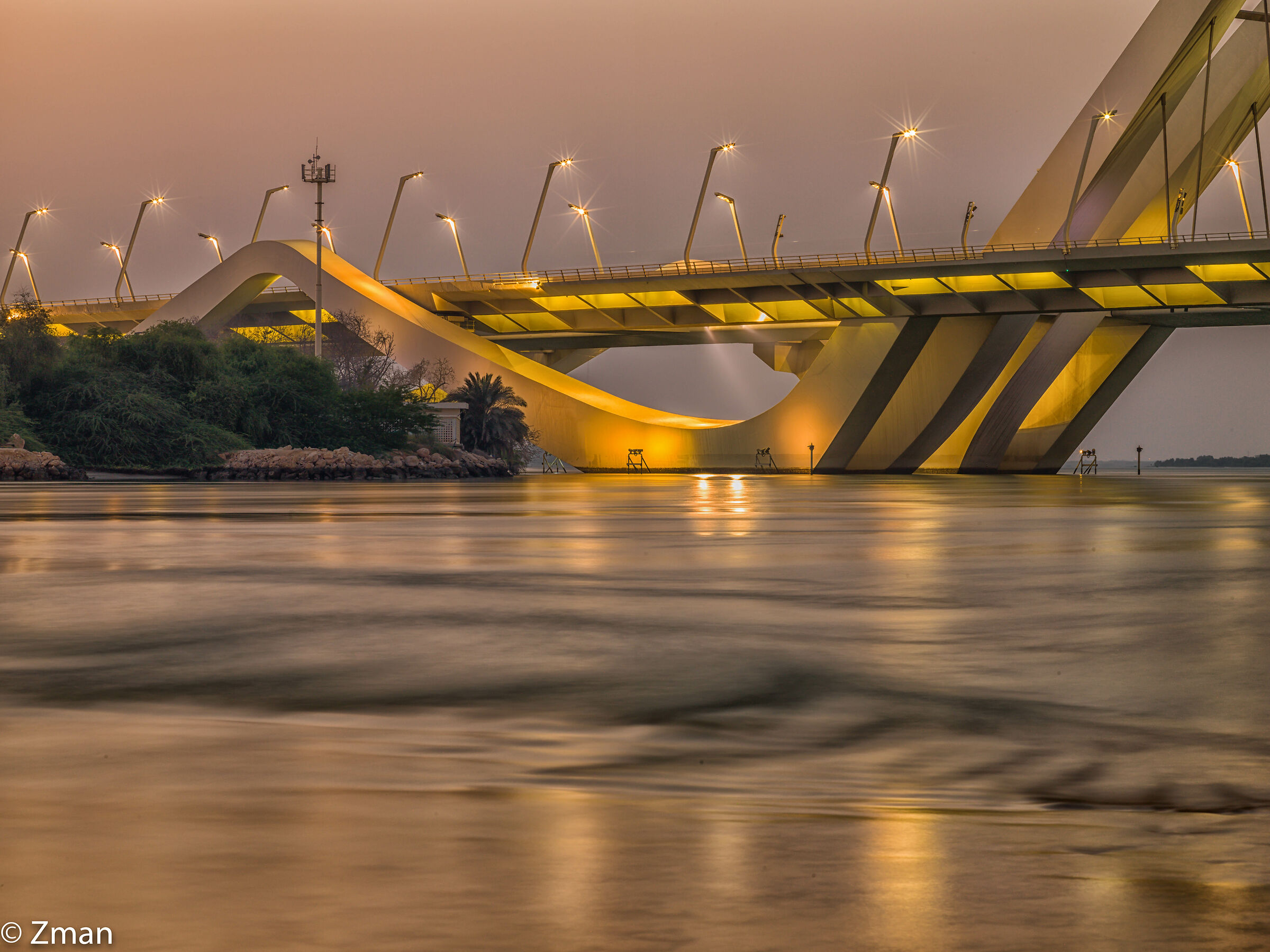 Ponte di SHK. Zayed...