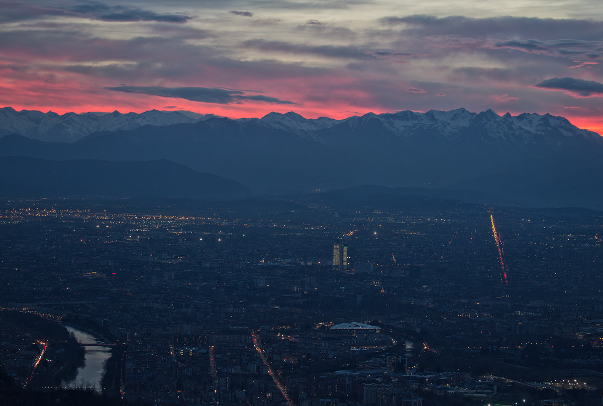 Tramonto invernale su Torino...