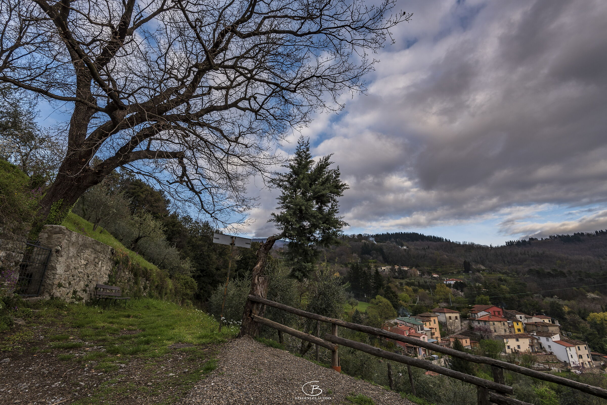 Photo taken from the village of "Fabbiana"...