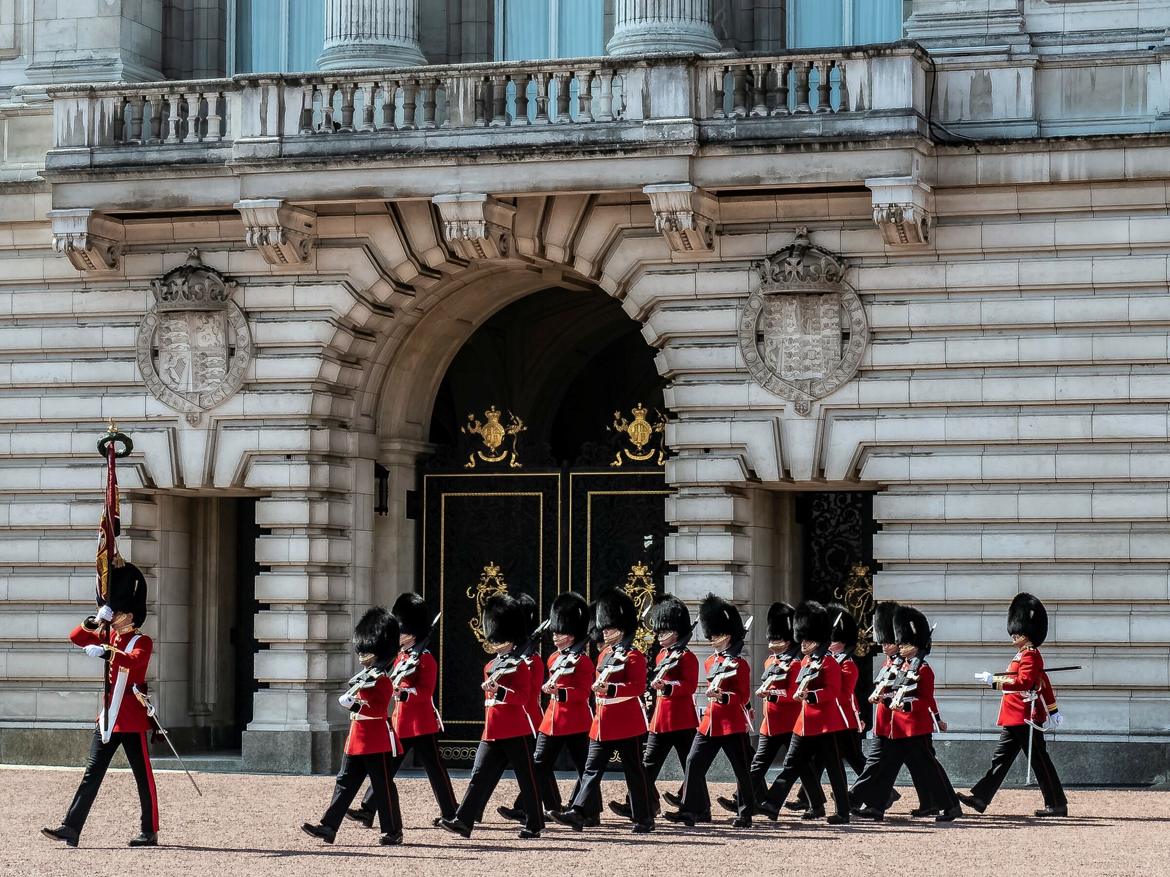 Buckingham Palace-London-Change of the guard...