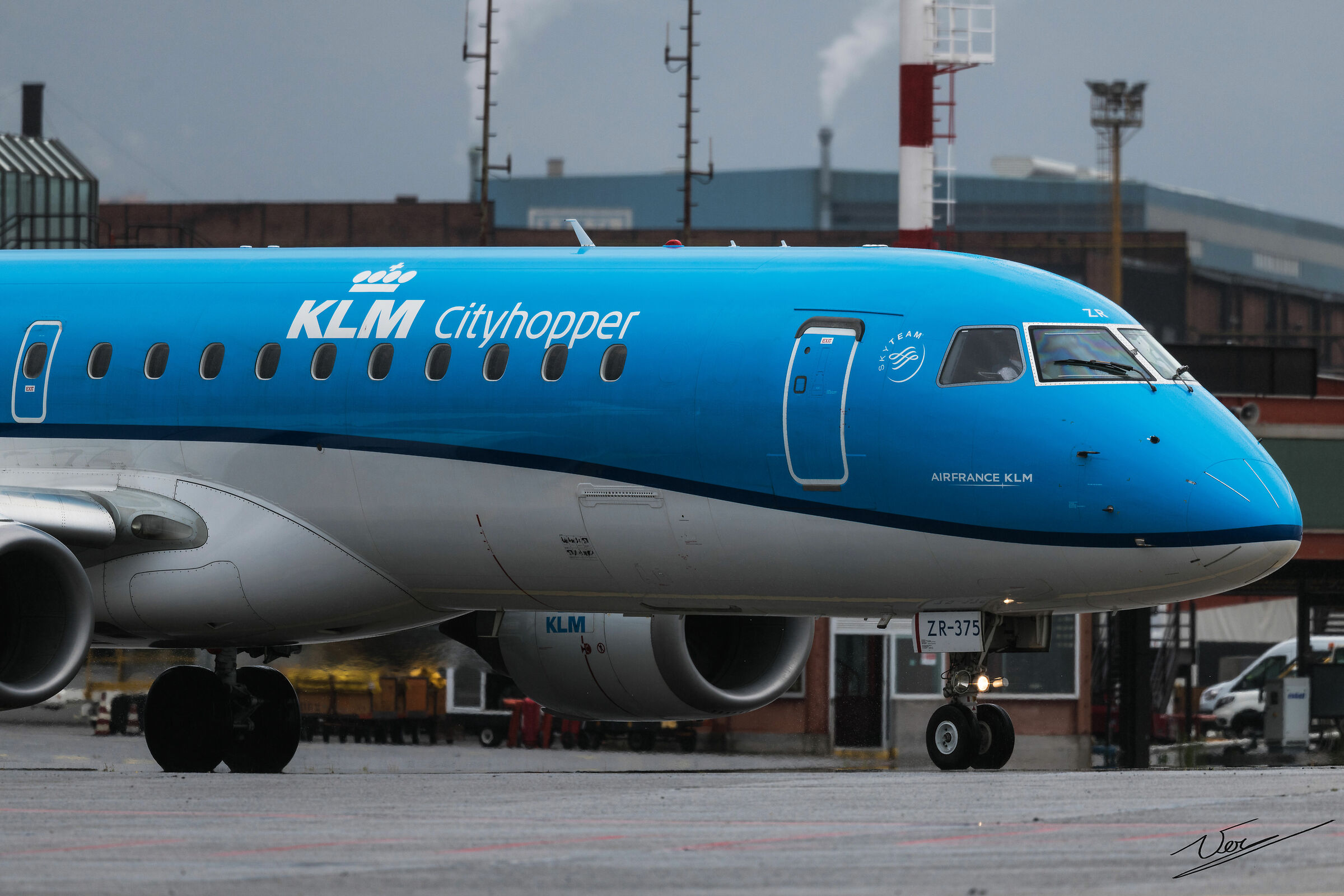 KLM ERJ 190...