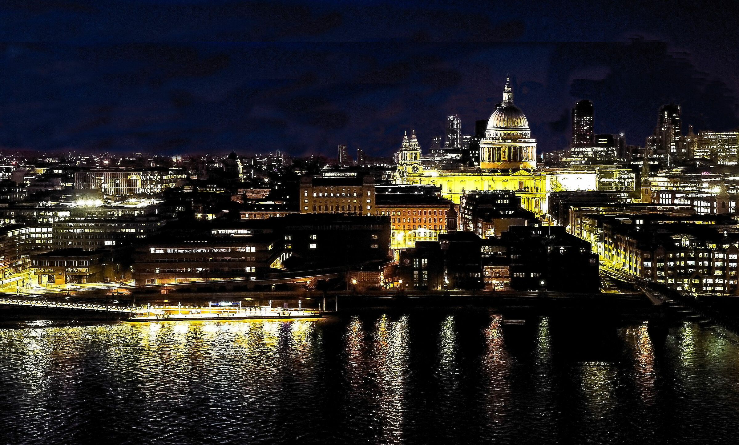 Londra by night vista dal Tata Moderm...
