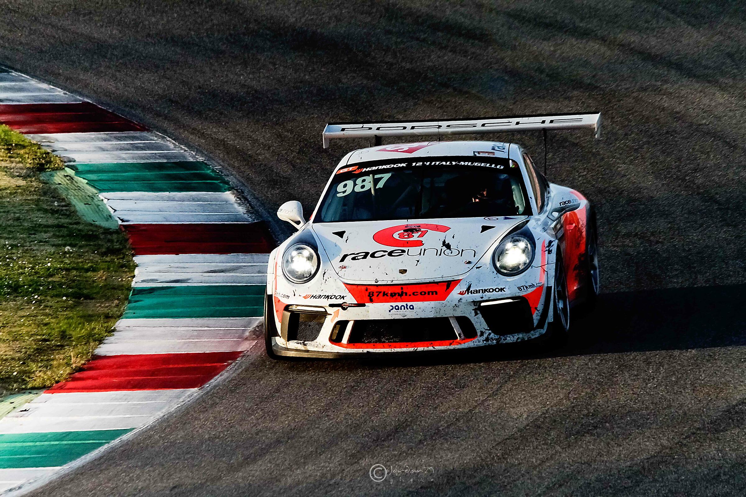 Porsche cornering......