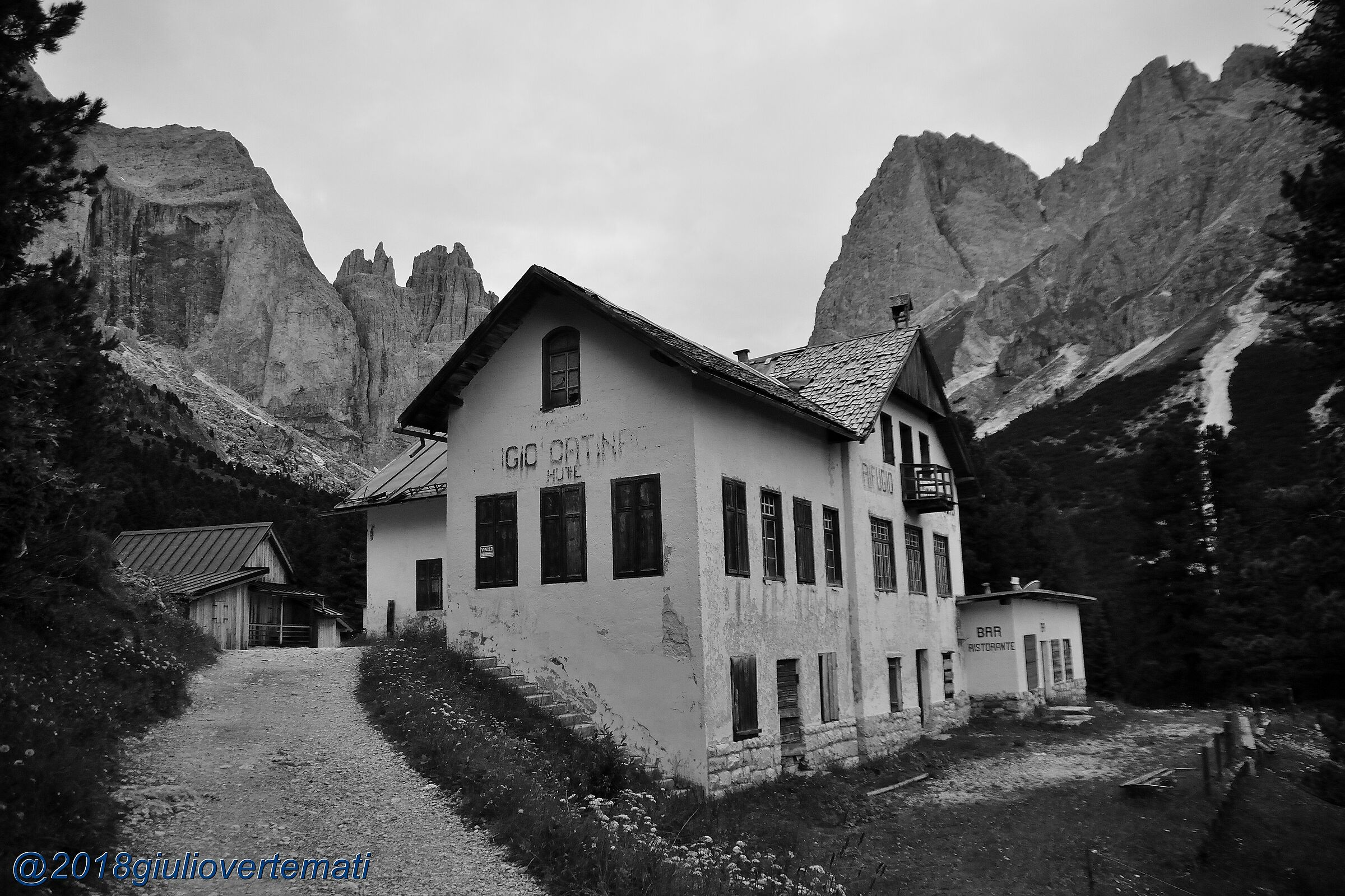 Catinaccio Refuge abandoned for a long time....