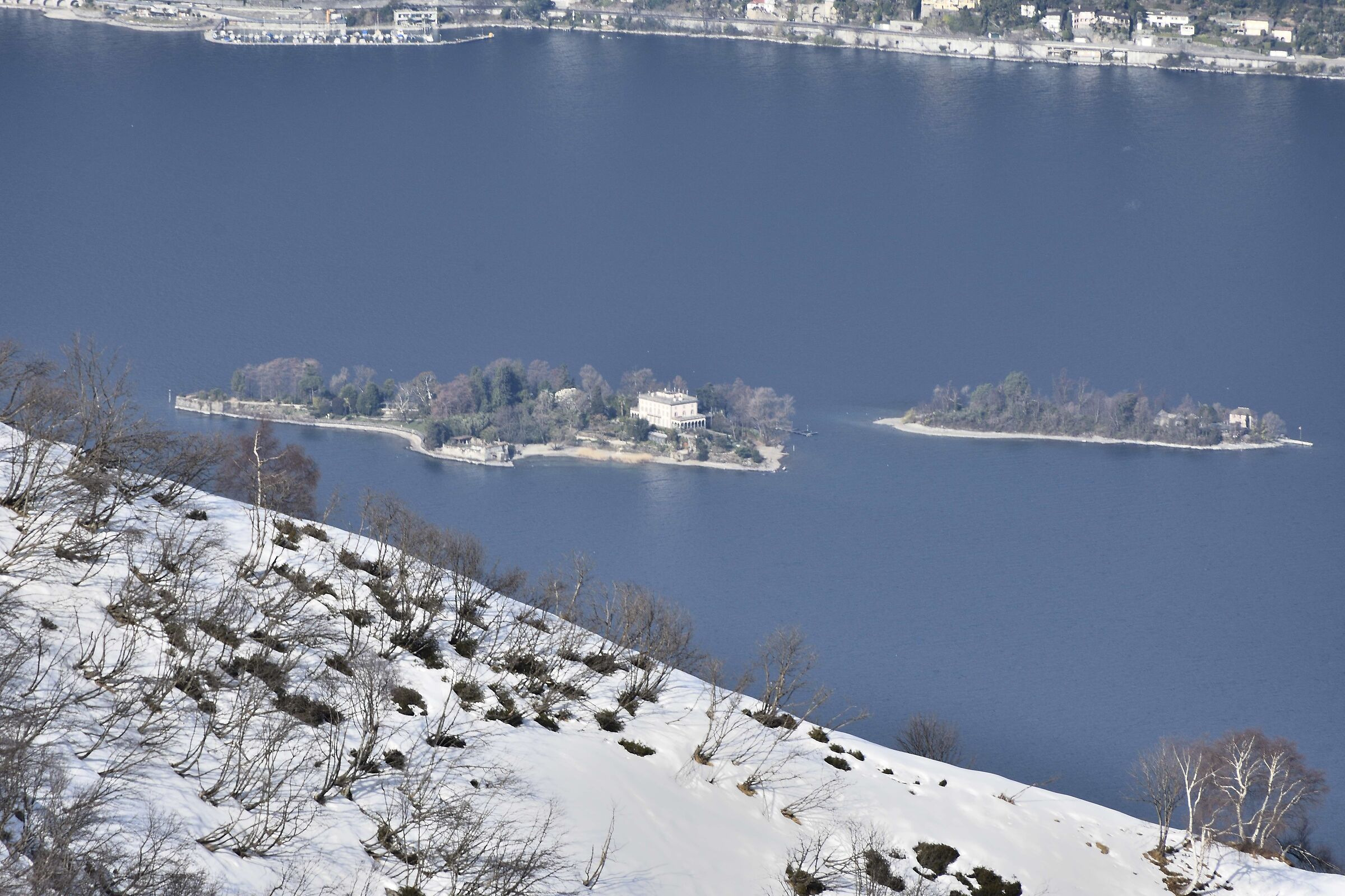 From the top of Gambarogno the islands in front of Brissago...