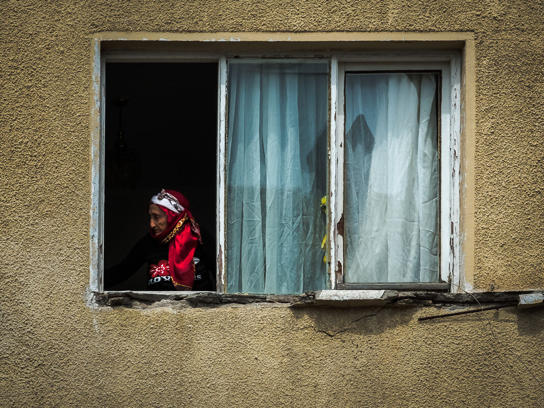 Donna alla finestra - Isola di Buyukada (Istanbul)...