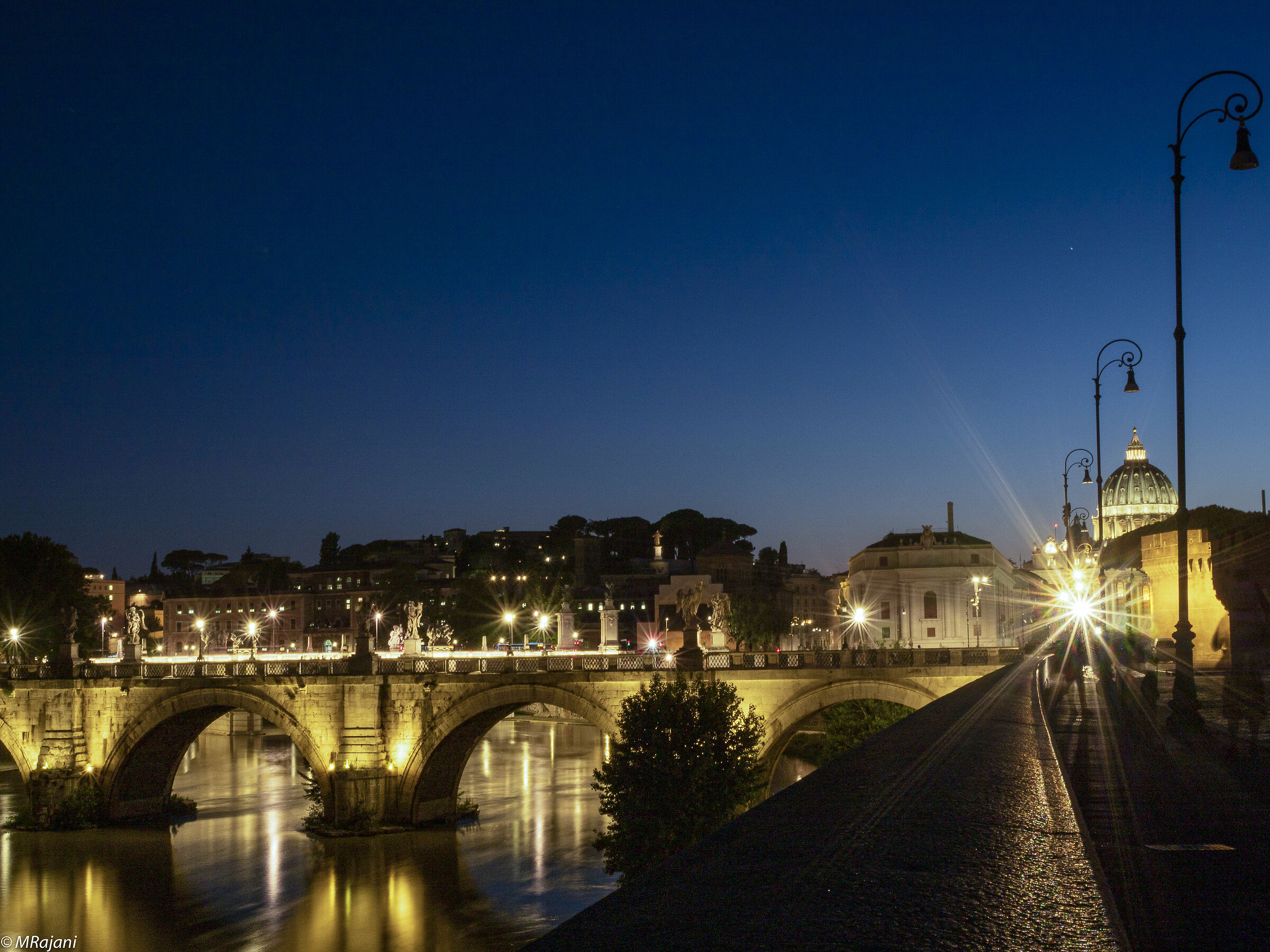 Ponte Vittorio Emanuele II...