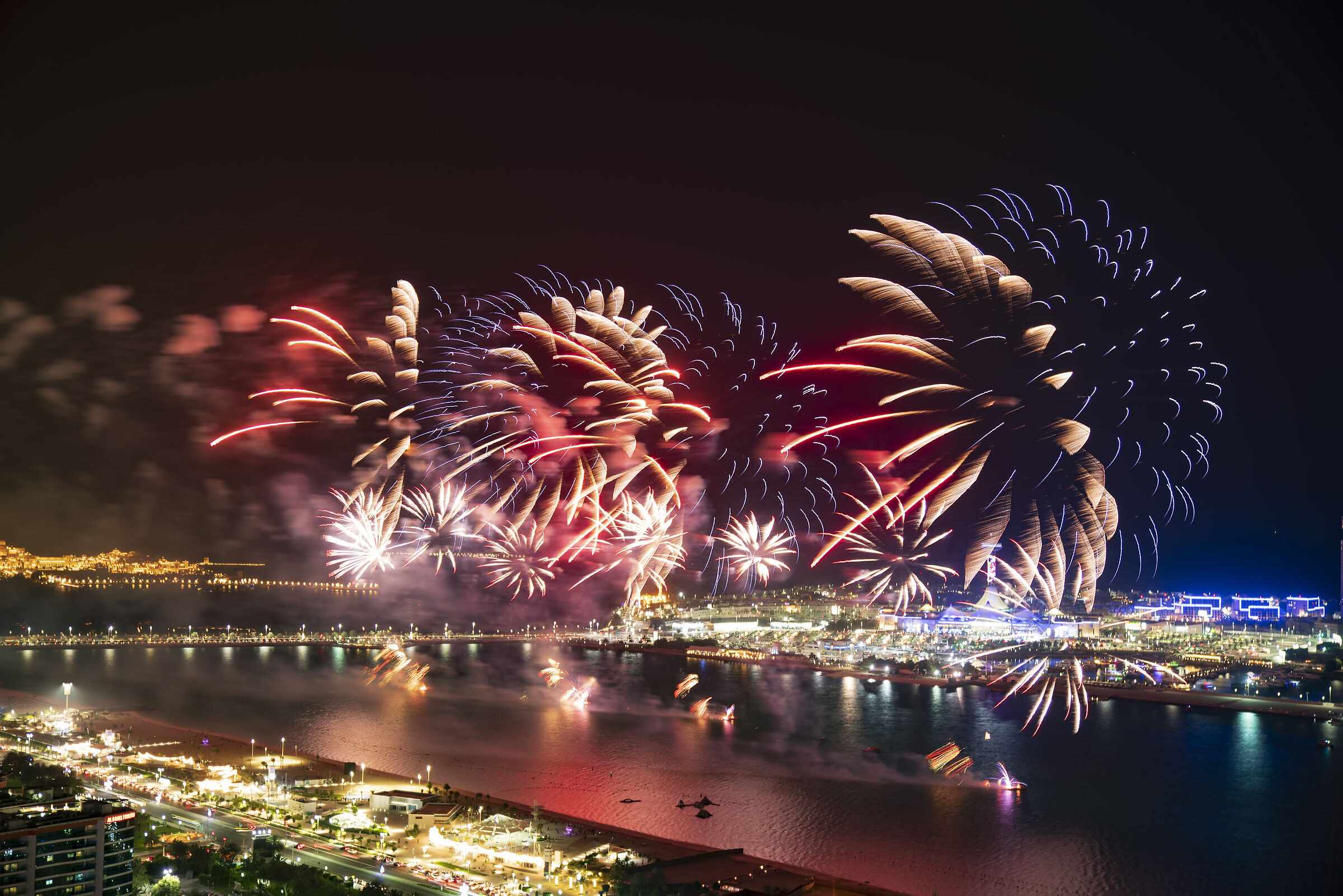 Eid Al Fitr 2019 Fireworks in Abu Dhabi...