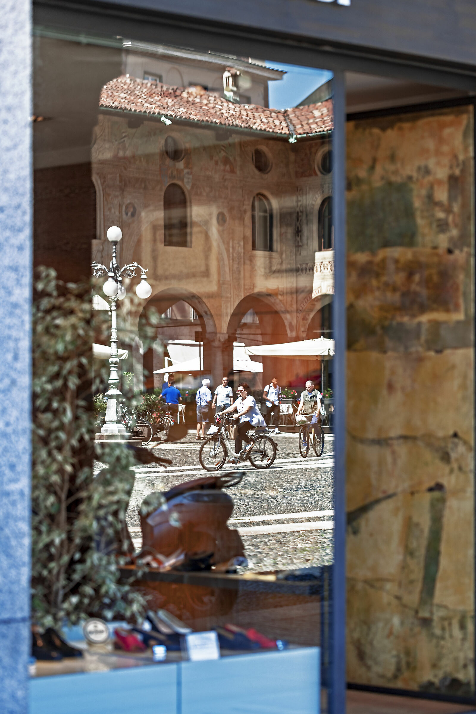 Reflections in Piazza Ducale...