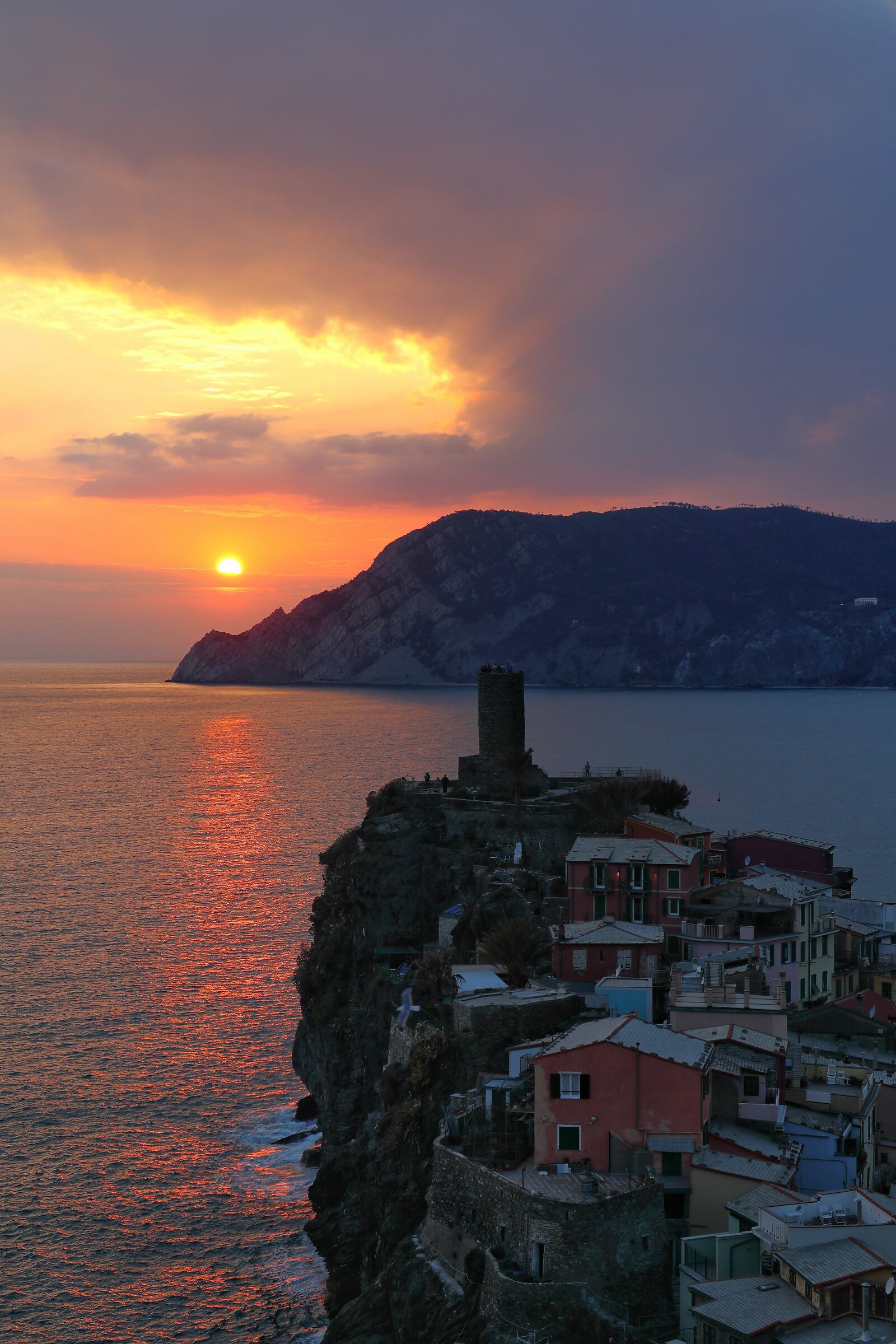 The sunset in front of Vernazza...