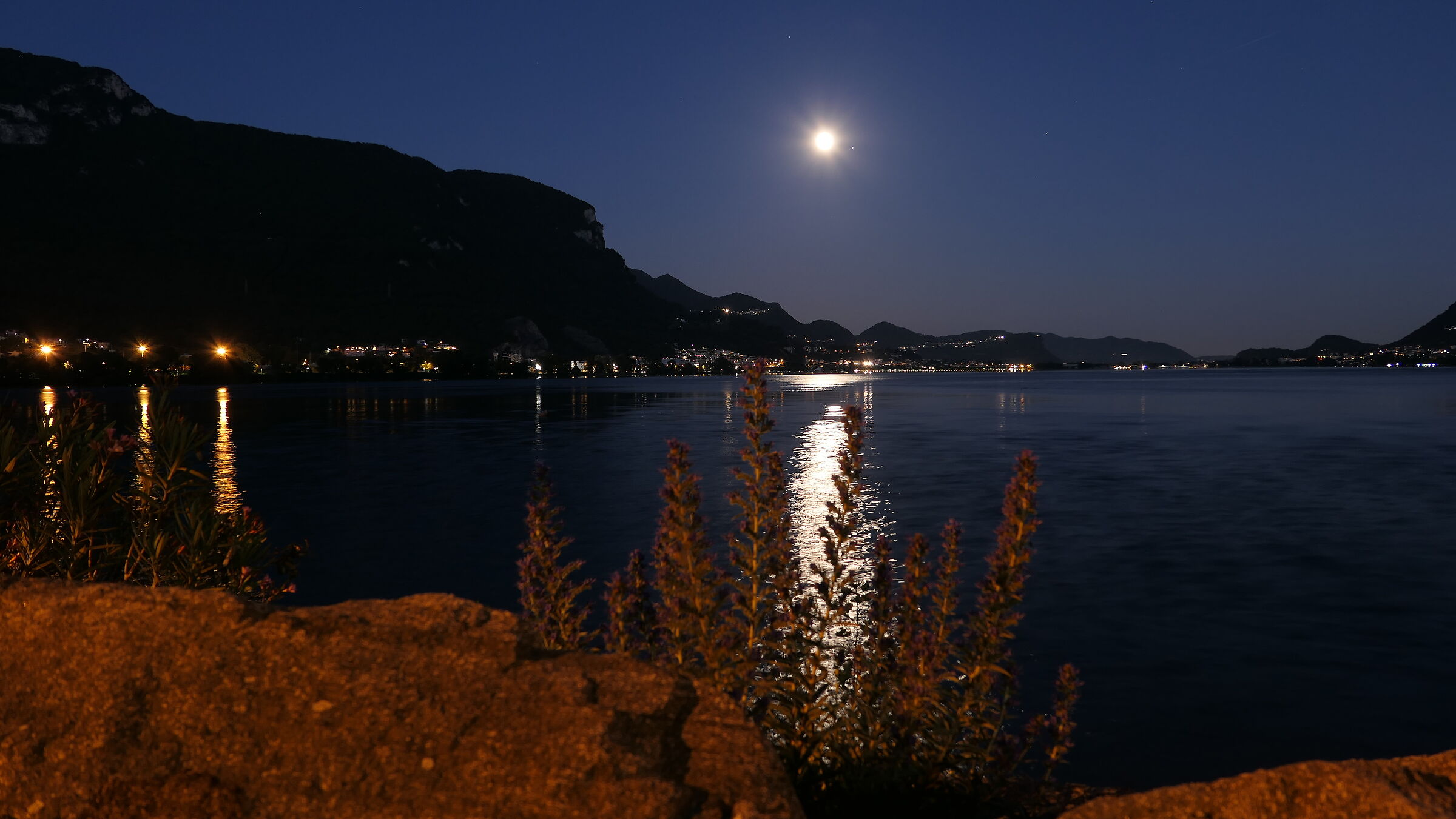 Full moon on Lake Garlate 2...