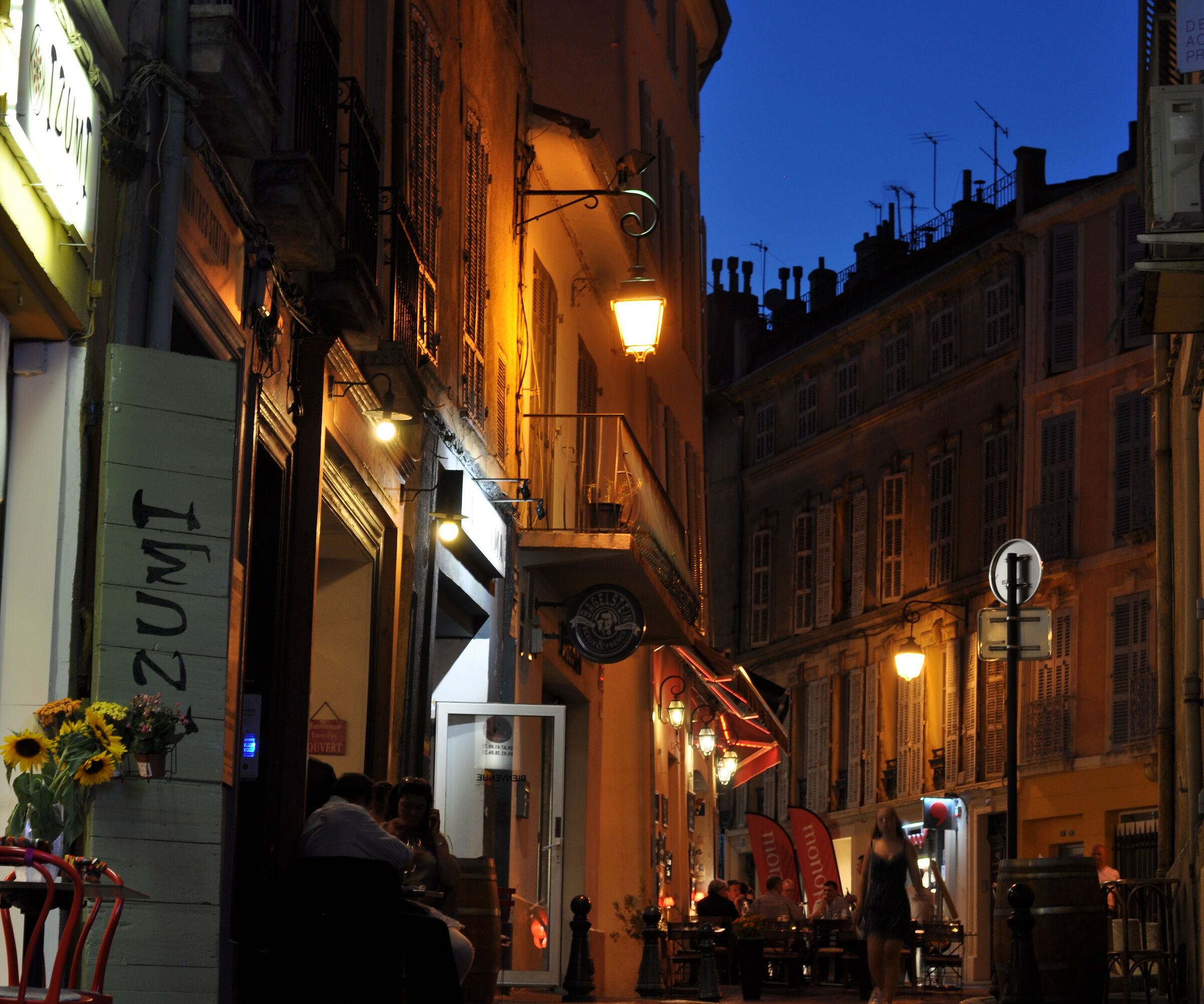 .. nightlife in Aix En Provence.......
