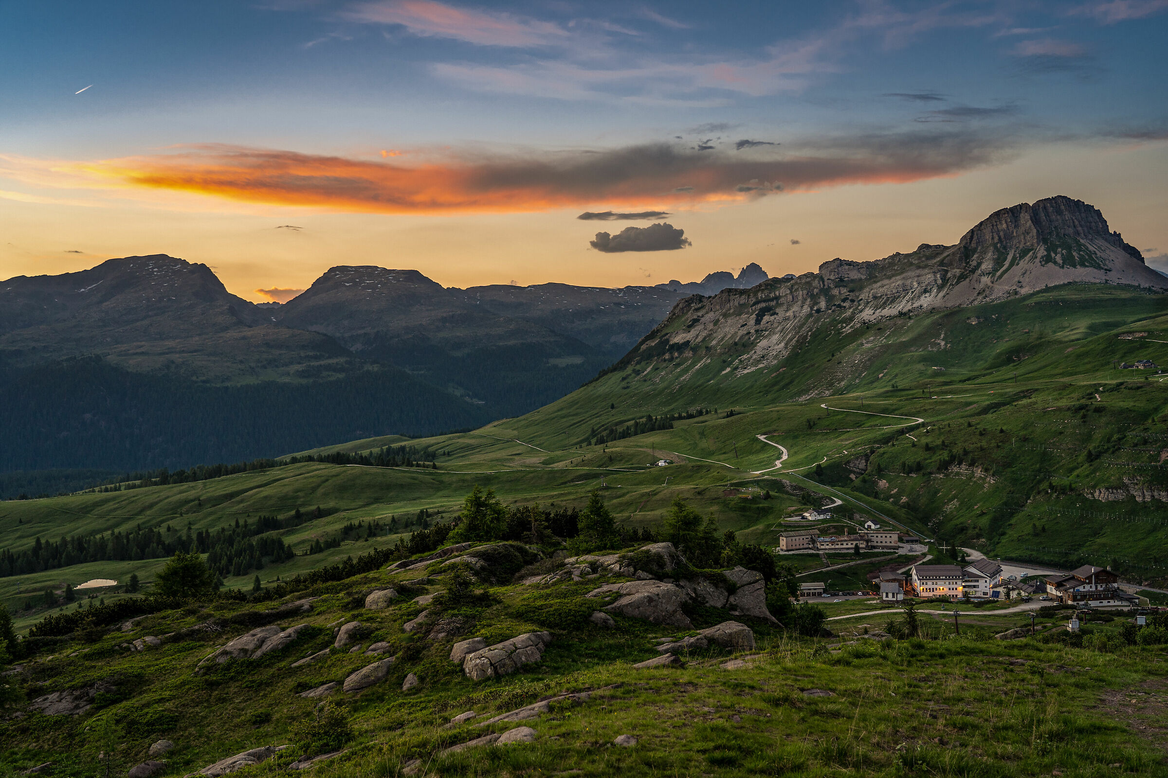 The evening falls at Rolle Pass...