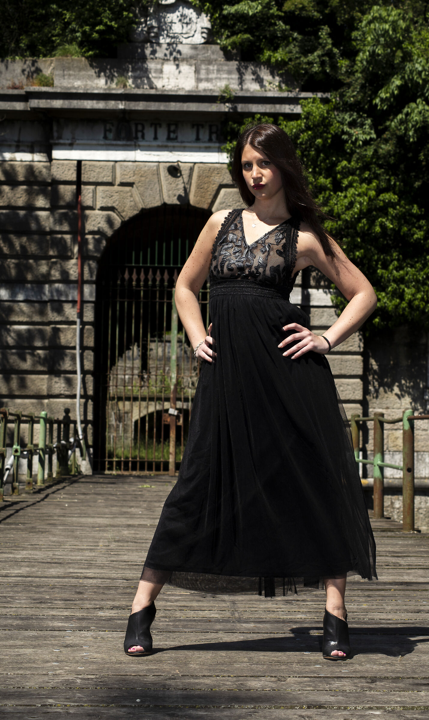 Black Dress at Fort Tron (ve)...