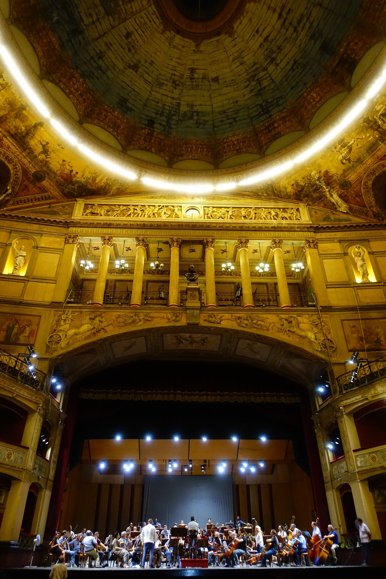Teatro Politeama...