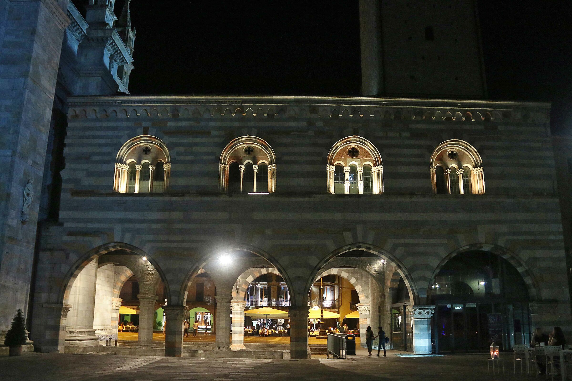 In Como by night...