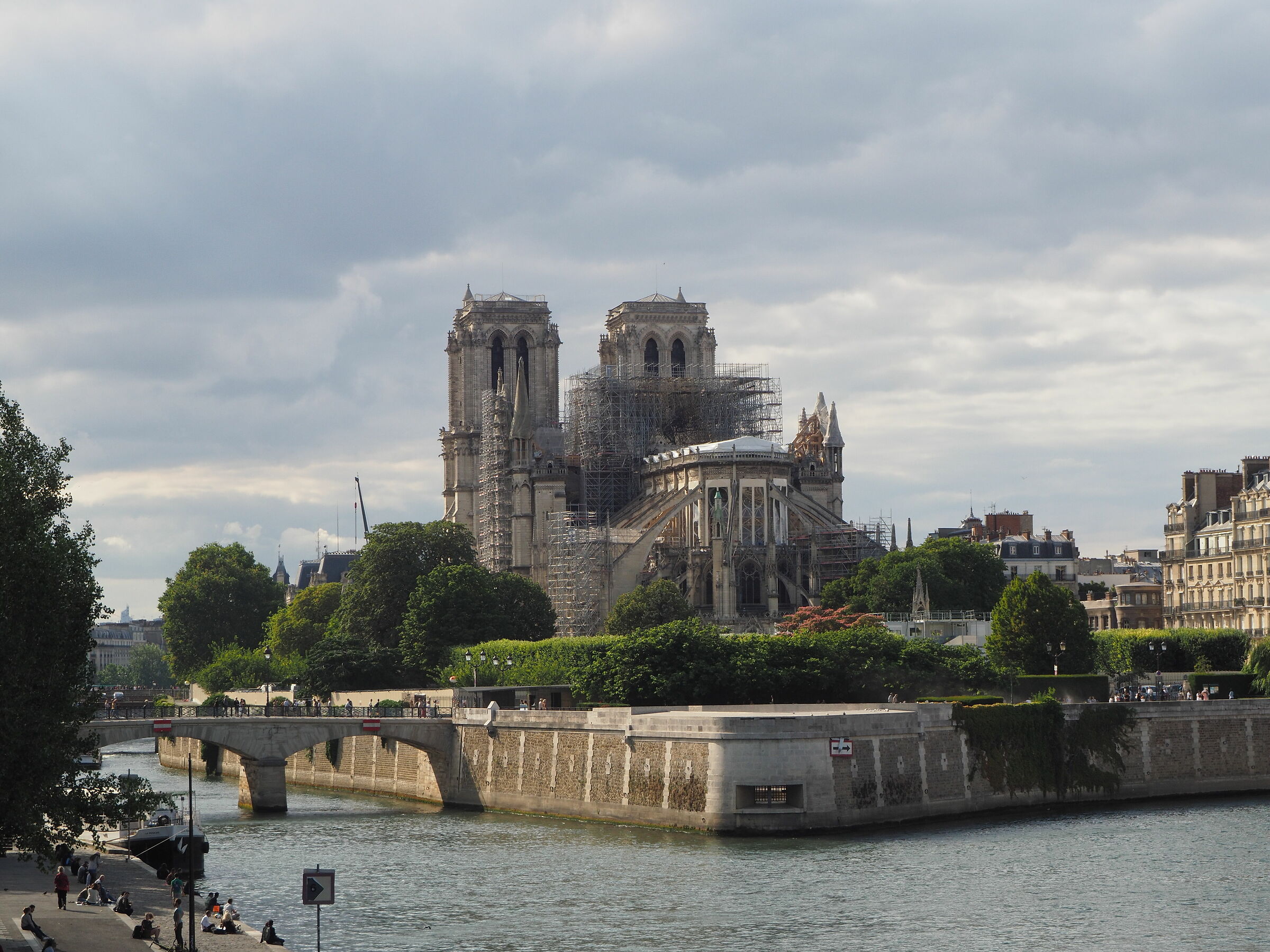 Notre Dame 3...