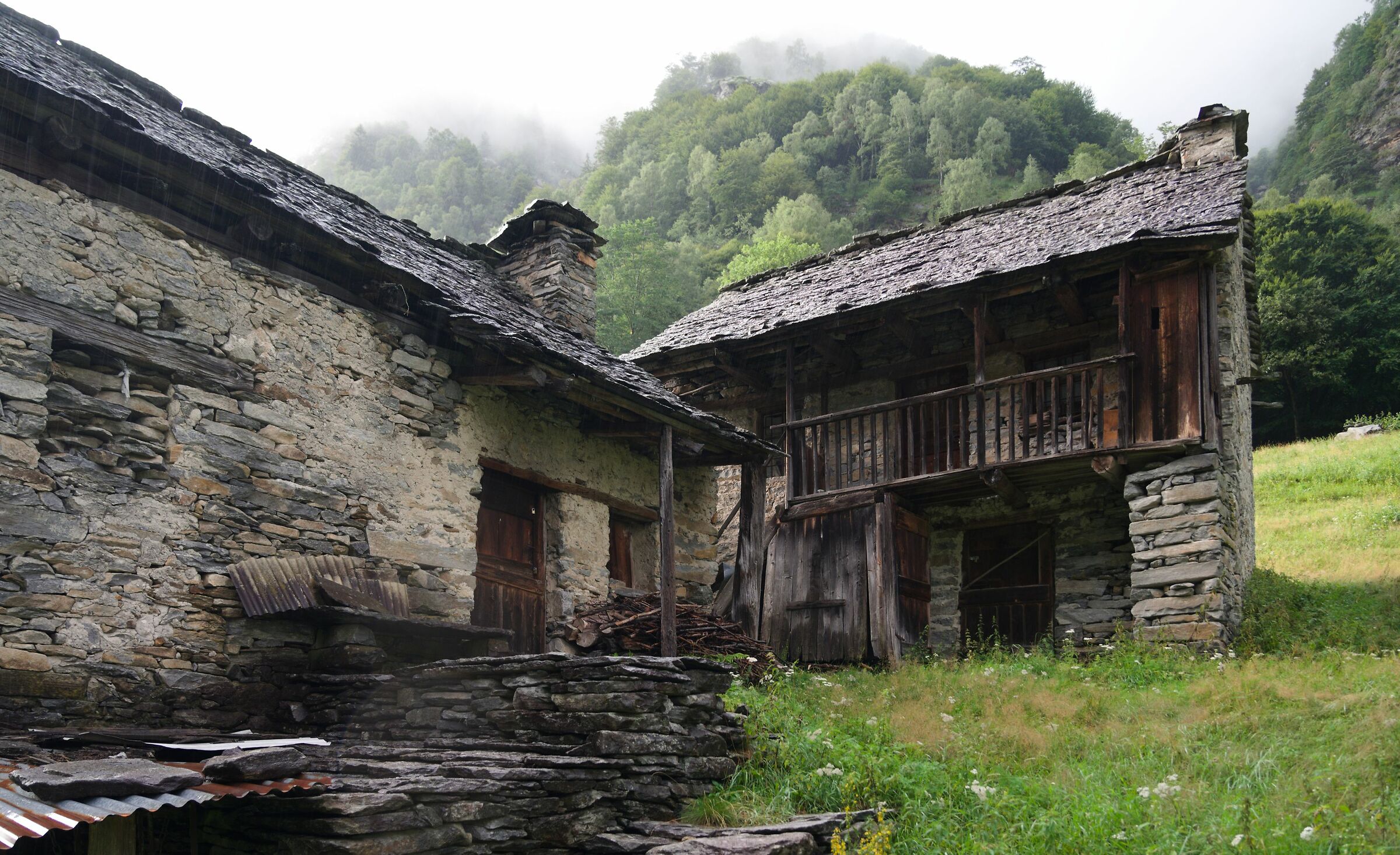 Abandoned houses /a Valle Onsernone...