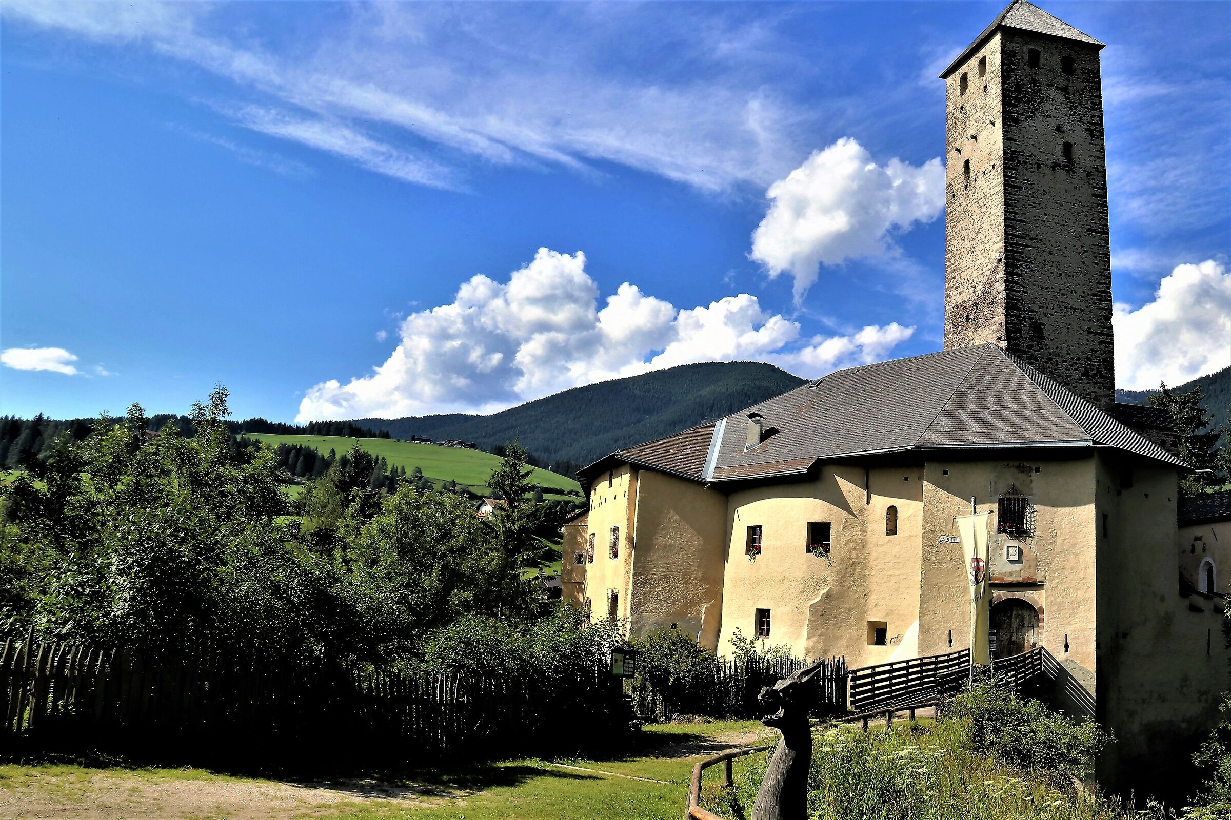 Castello di Monguelfo...