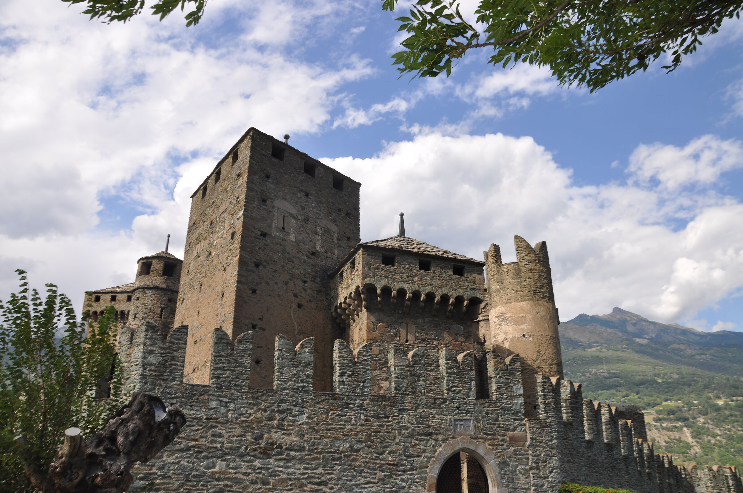 Castello di Fenis - Valle d'Aosta...