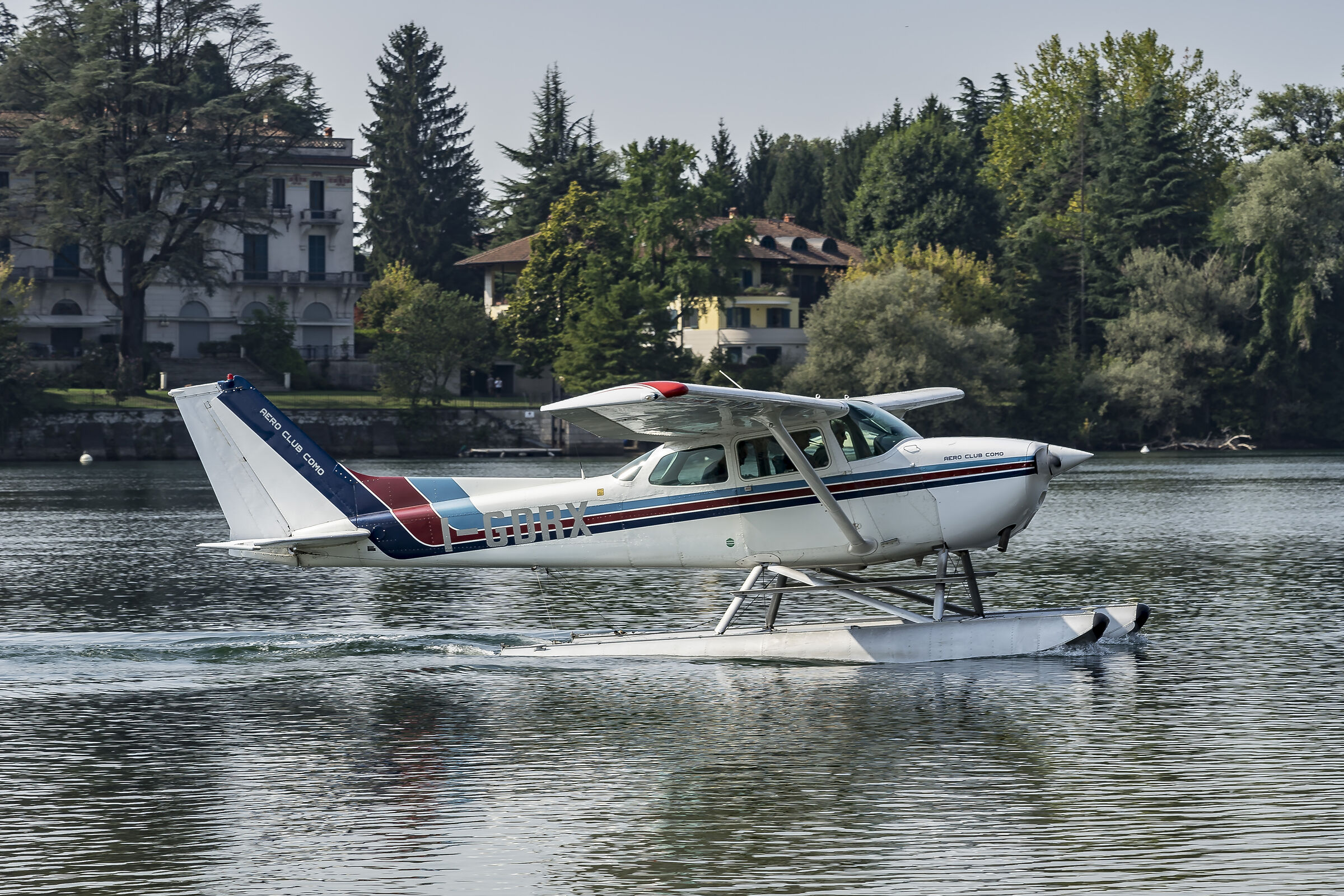 Attracco del Cessna 172 “Skyhawk” i-gdrx al pontile - 1...