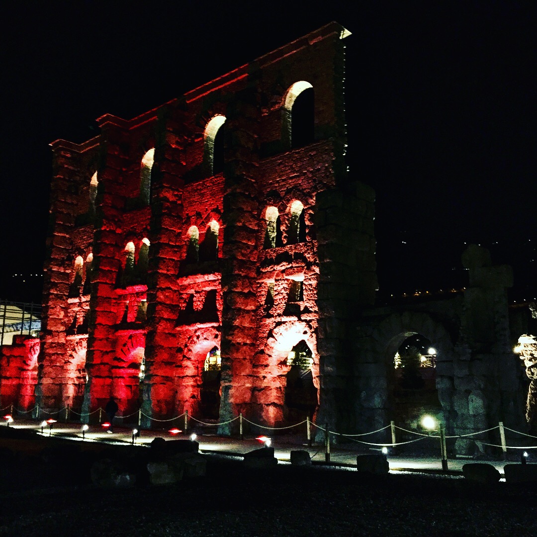 Luci e colori sul teatro romano di Aosta...