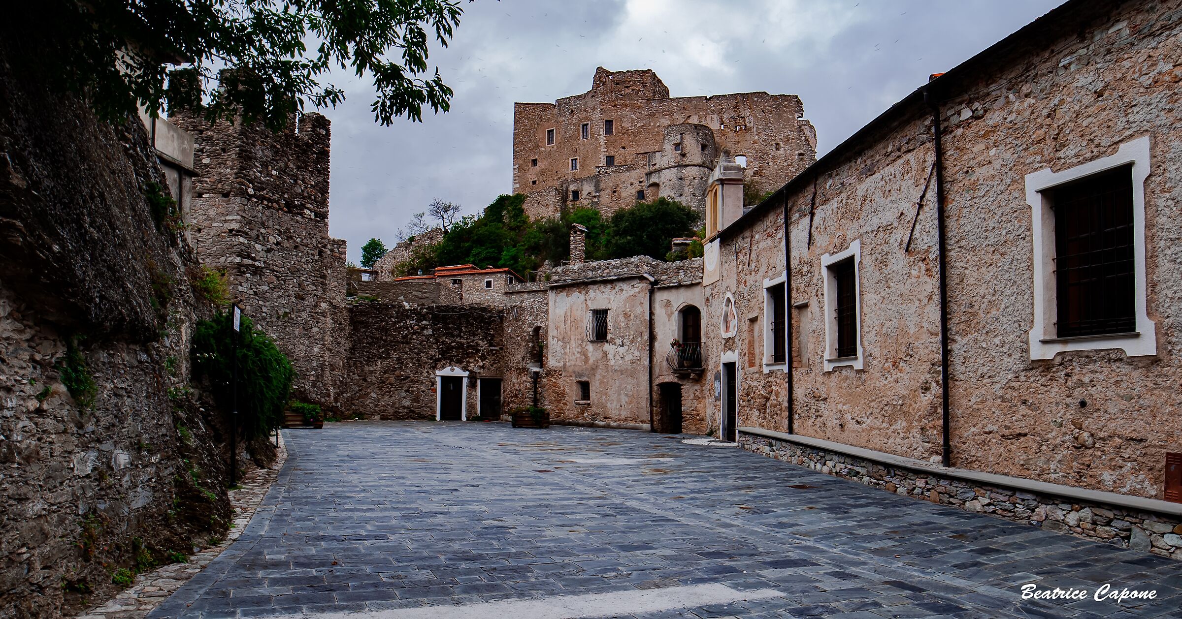 Castelvecchio di Rocca Barbena (Savona)...