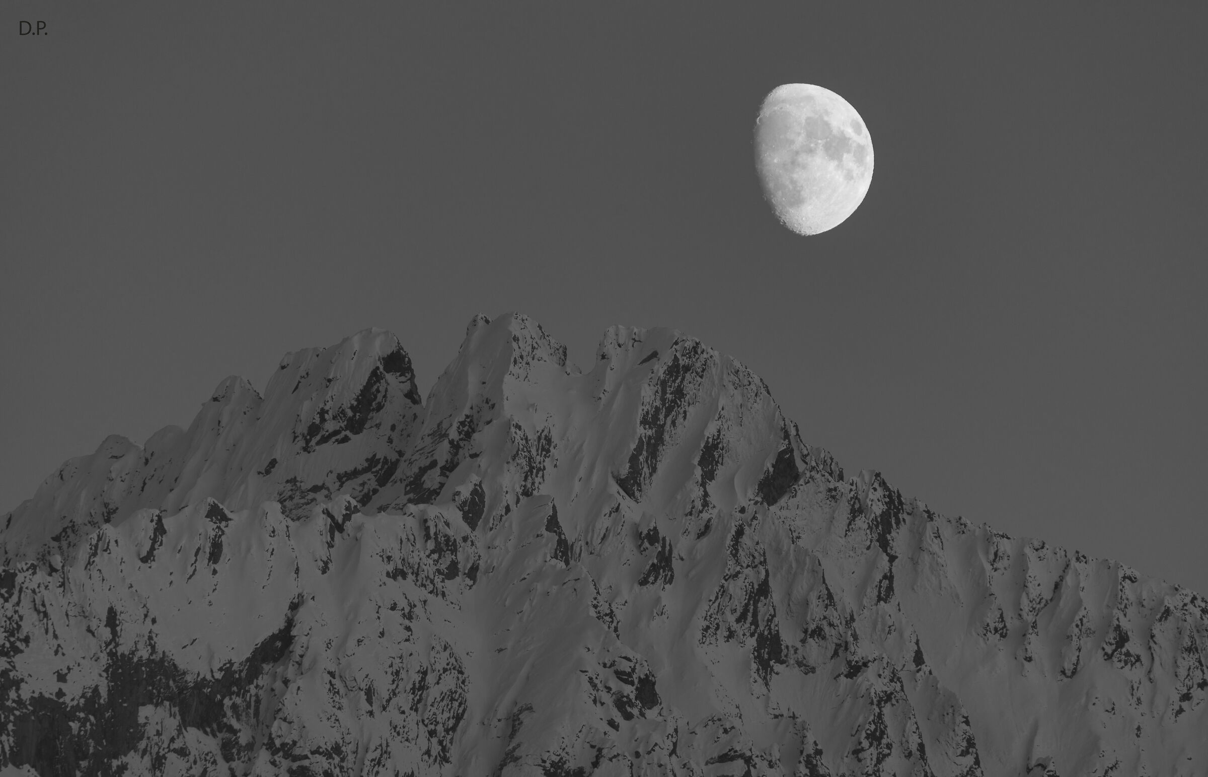 Moon on the Vanni Peaks ...