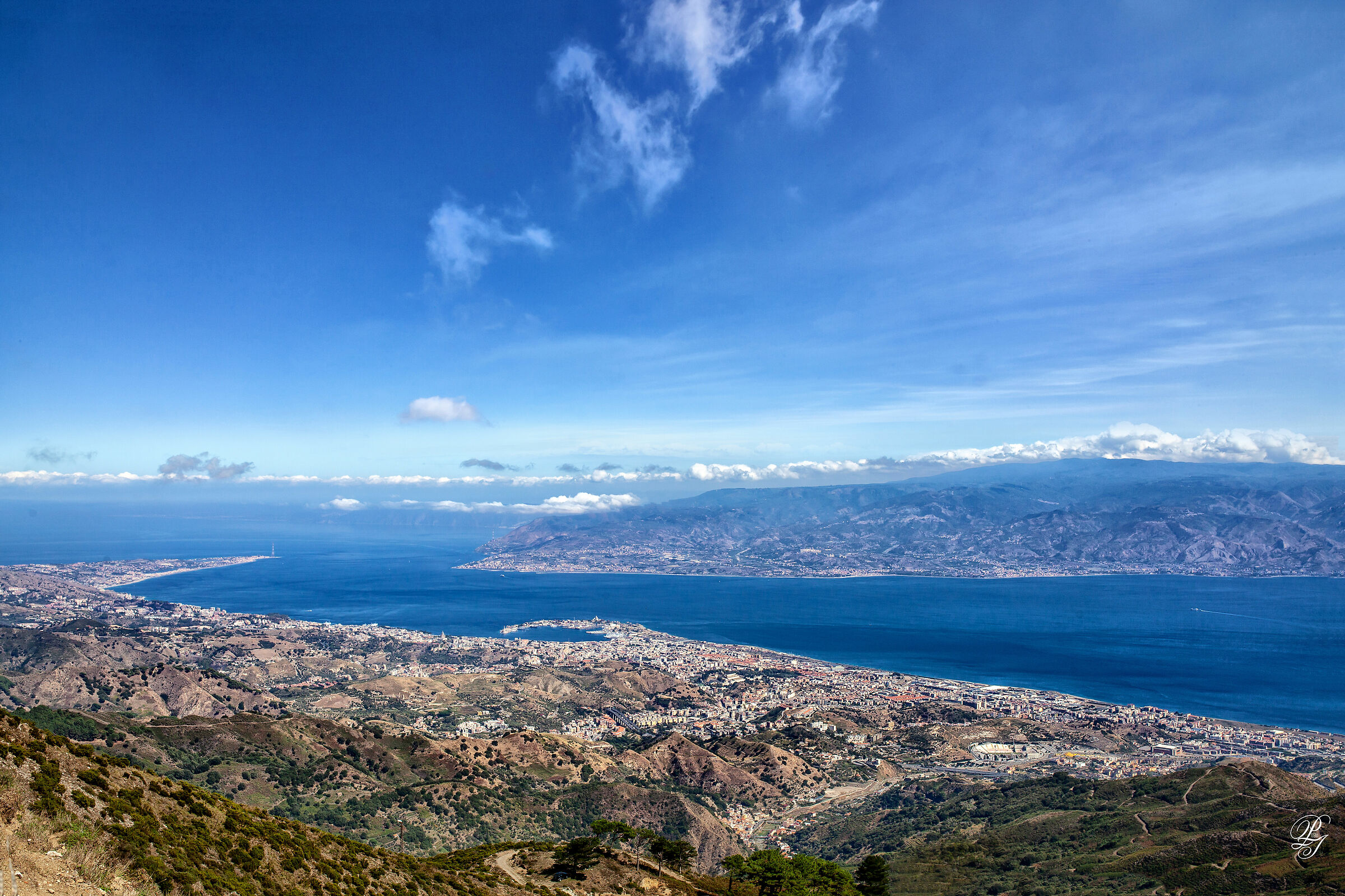 Panorama of the Strait of Messina from Dinnammare...