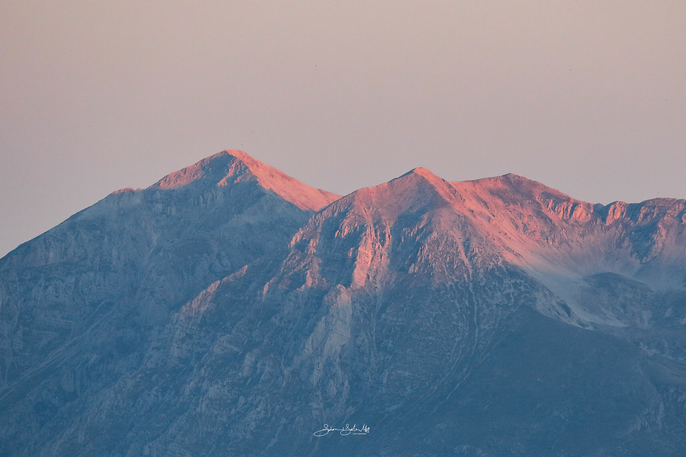 Sunrise on Velino Mountain (2487m s.l.m.)...