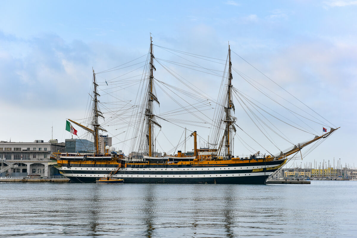 Barcolana nave Vespucci...