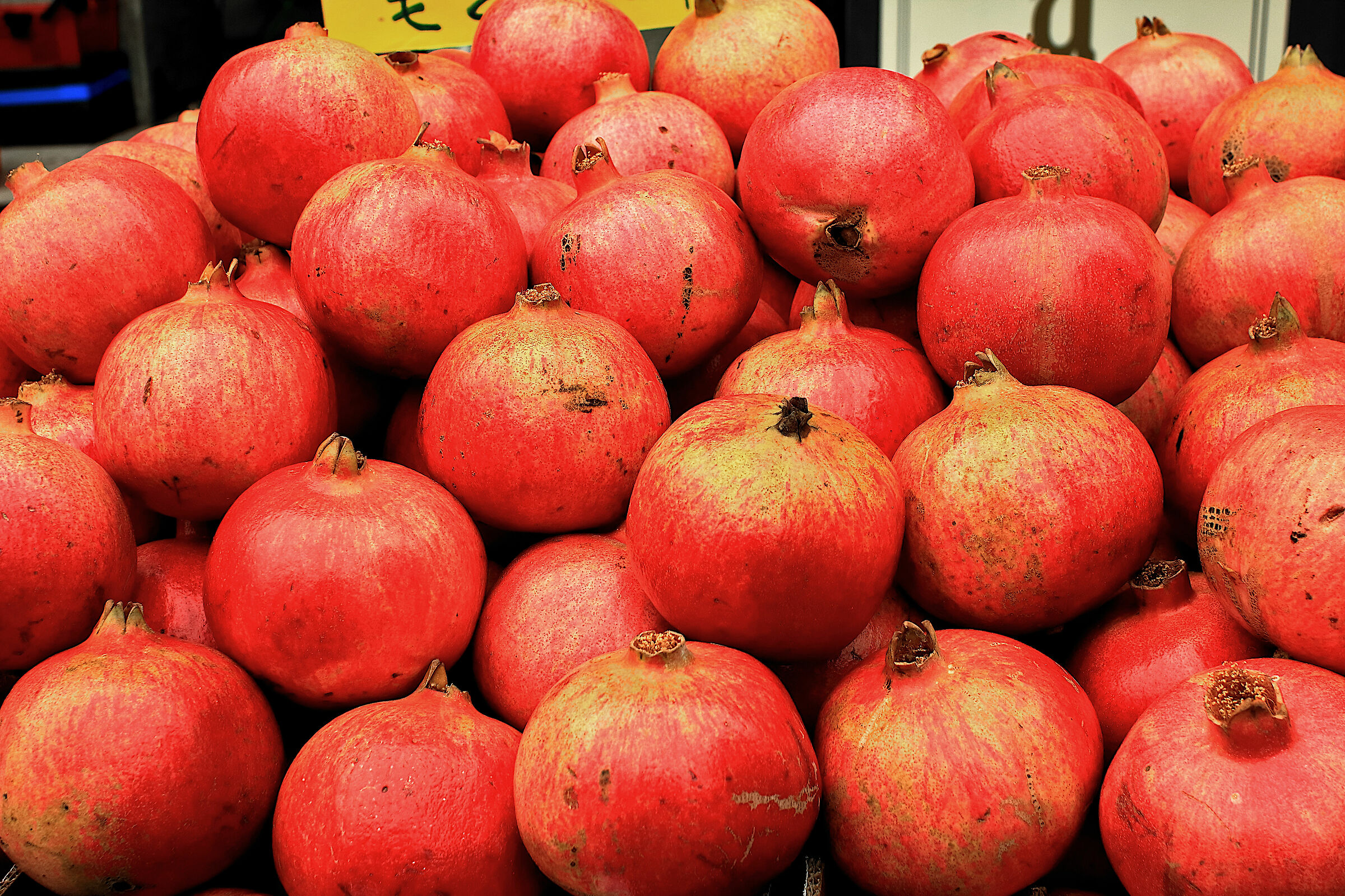 Pomegranates (Auction Market Square)...