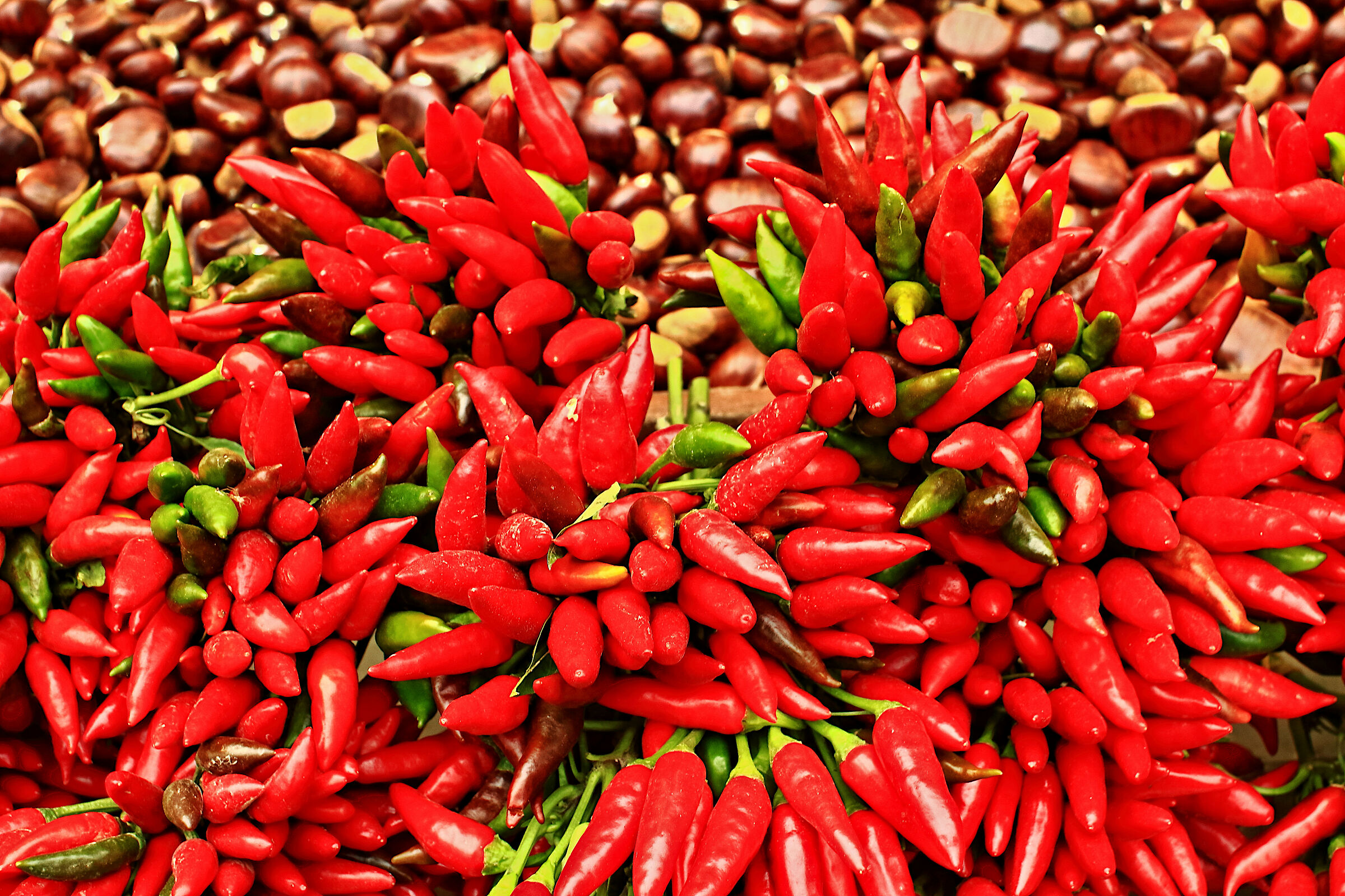 Chillies and more (Auction Market Square)...