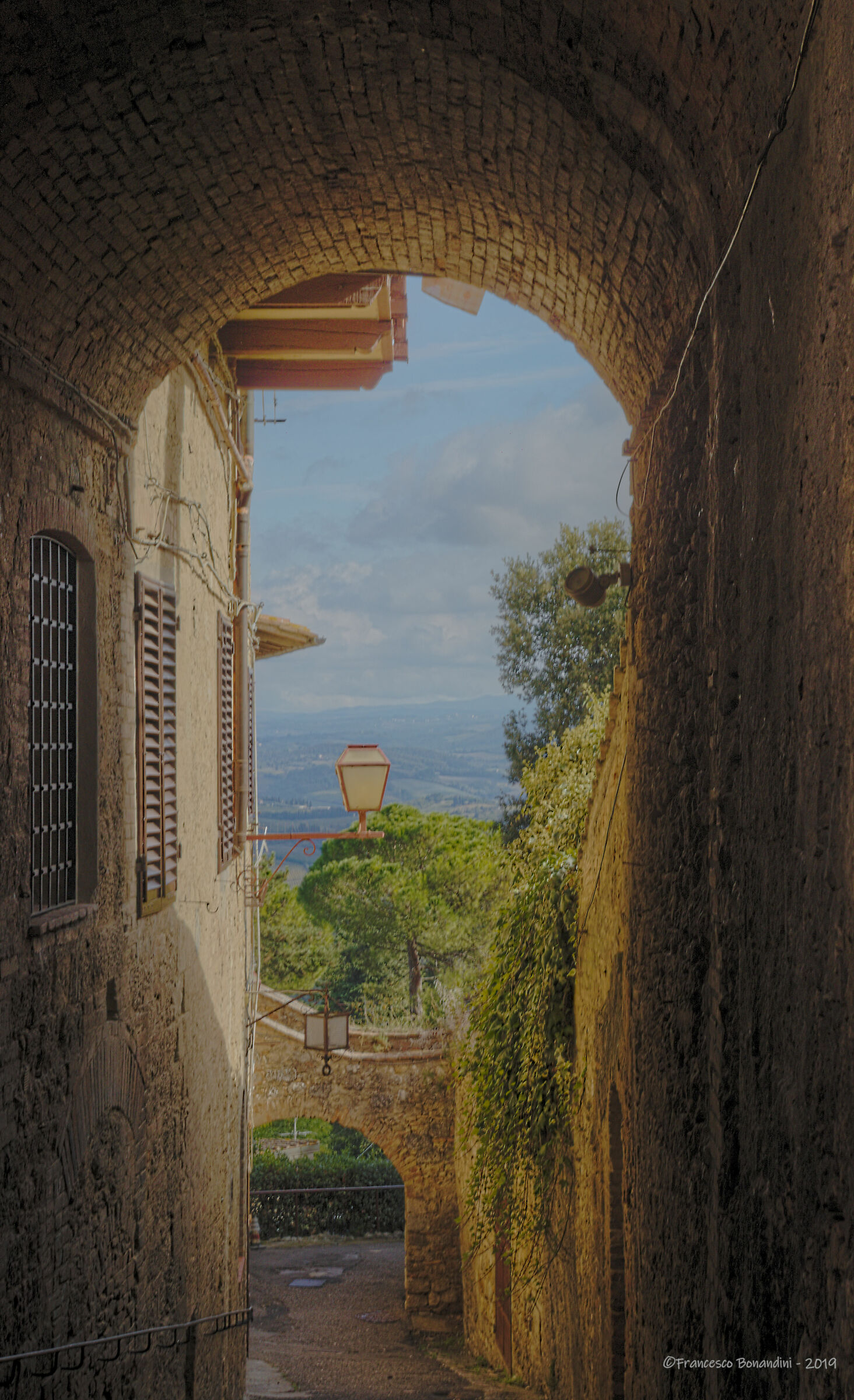 ... Put an alley in Tuscany......