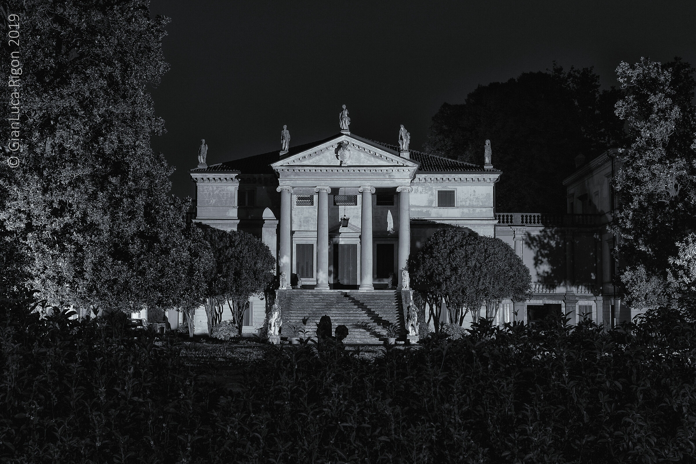 Villa Da Porto - Pedrotti in B&N...