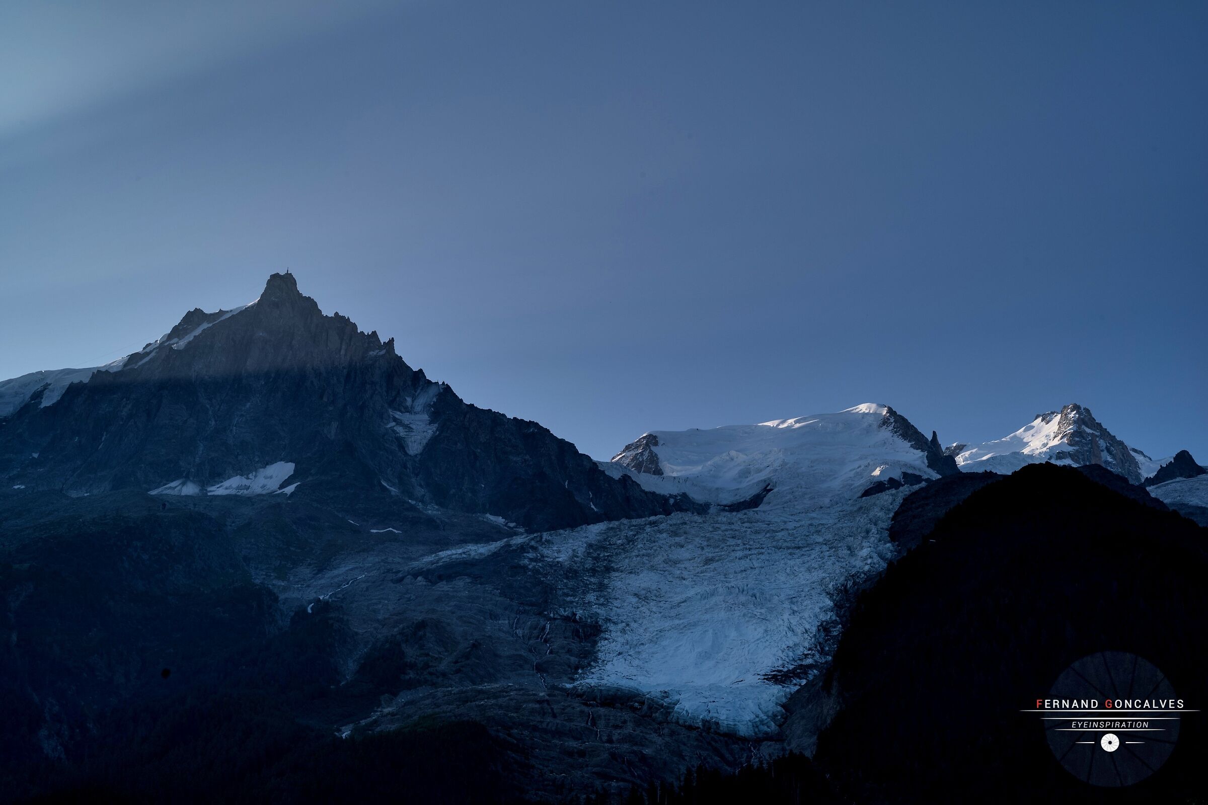 Sunrise l'aiguille du Midi - Alpes...