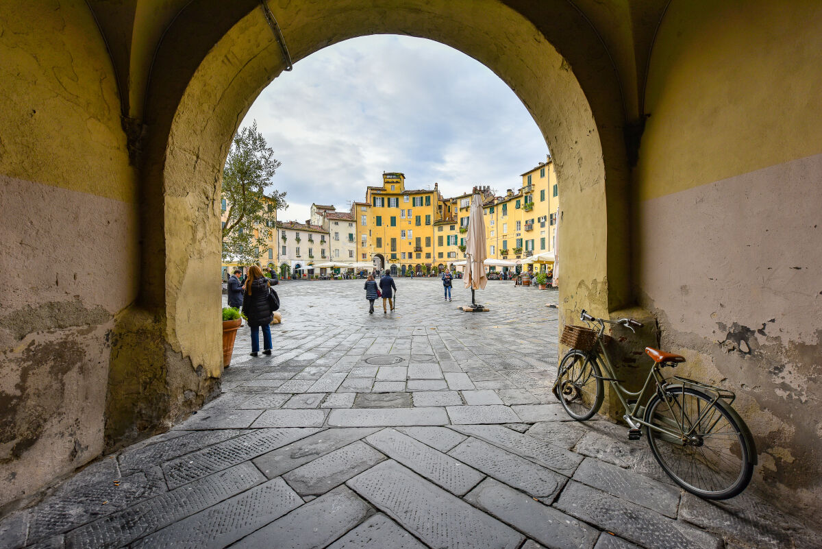 Piazza anfiteatro Lucca...