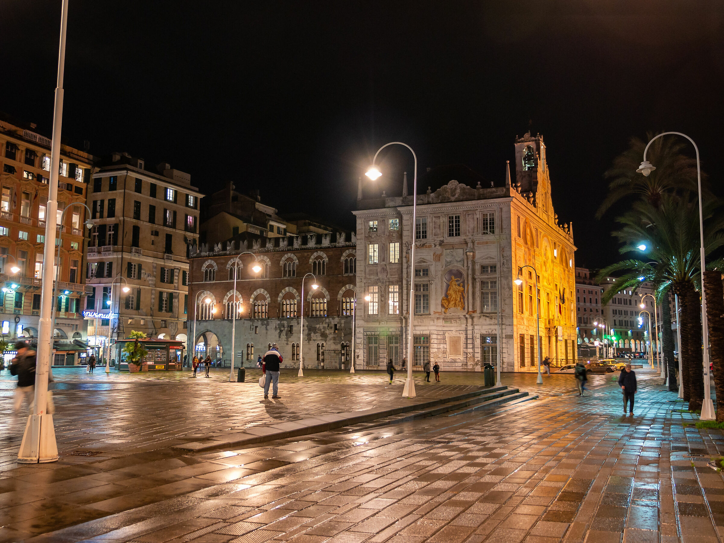 Piazza Caricamento - Genova...
