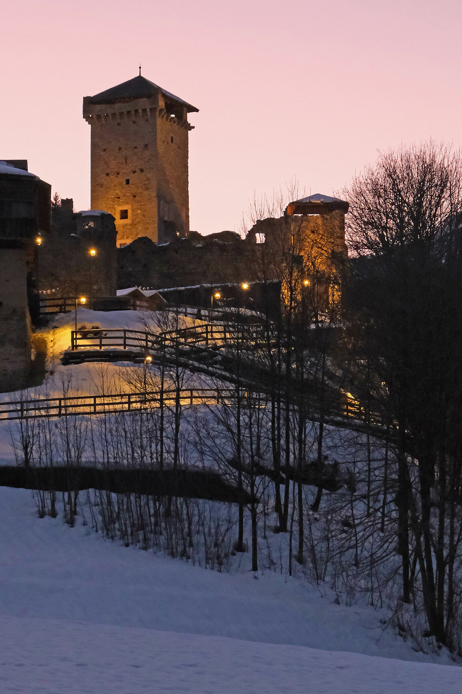 Ossana... the castle, the snow, the night...
