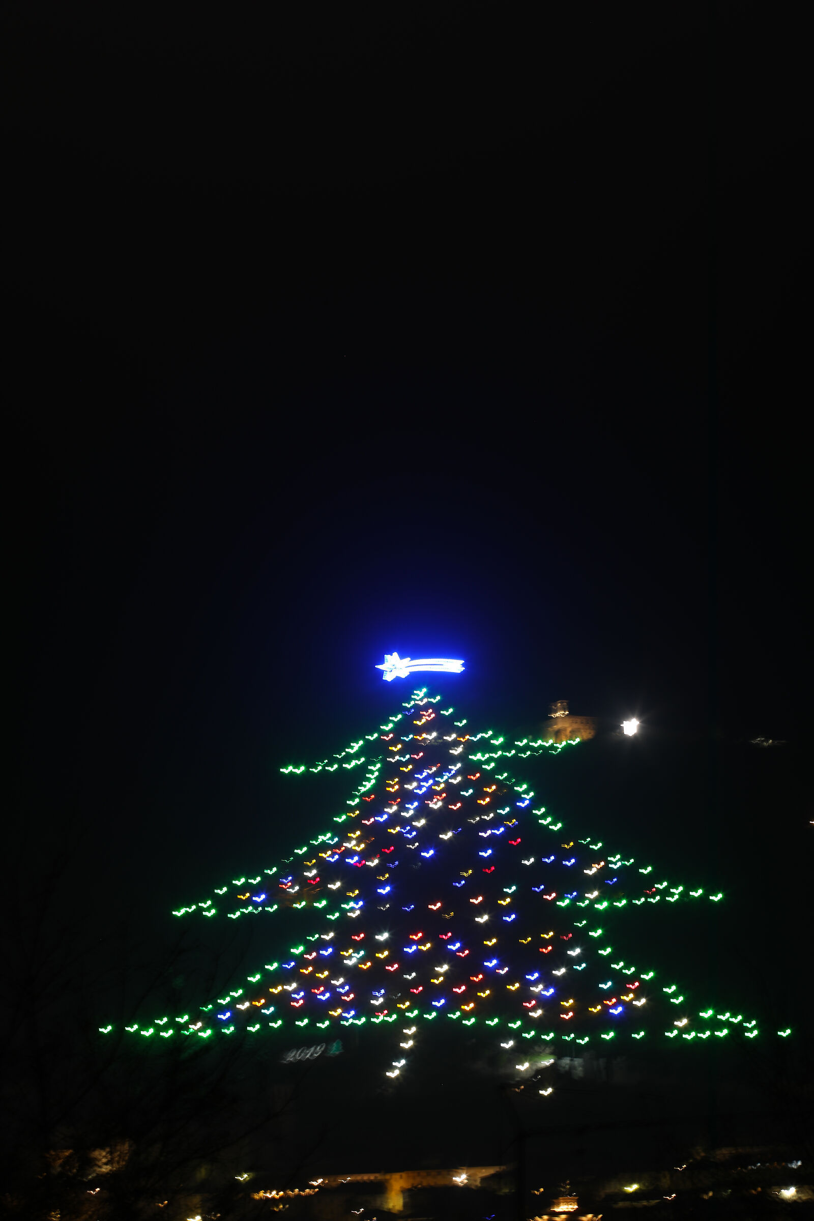 Gubbio e l' albero di Natale più grande del mondo...