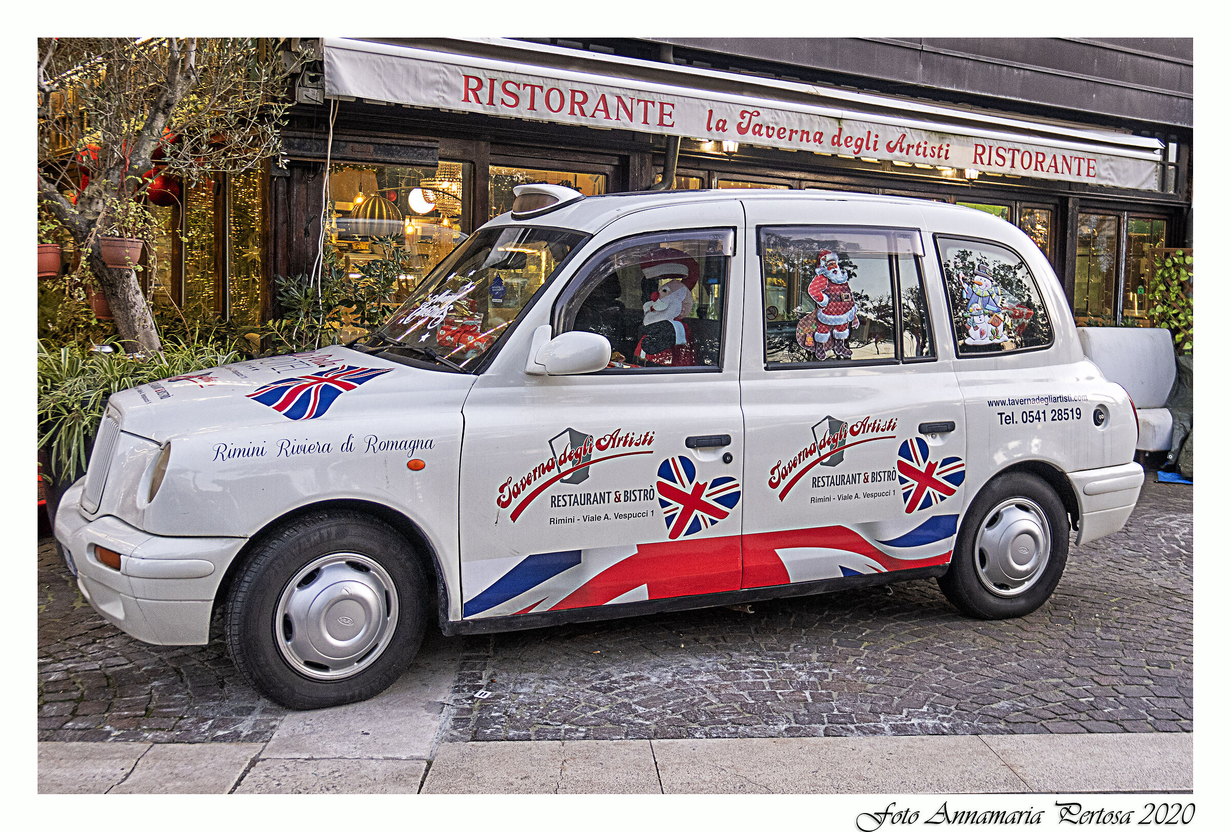 An English taxi in Rimini...