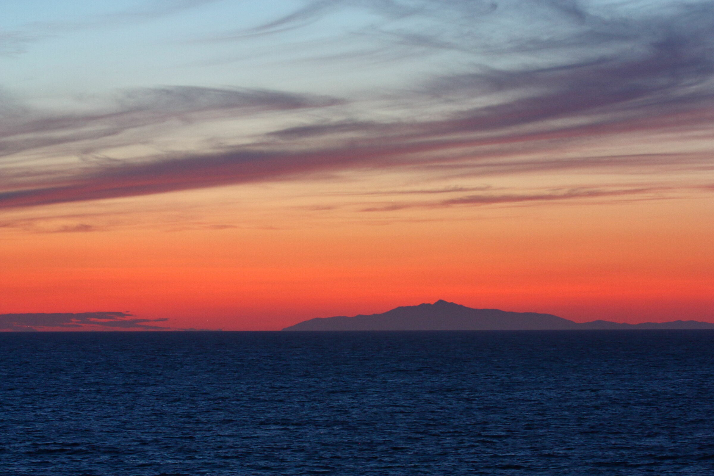Pop sunset over Corsica ...