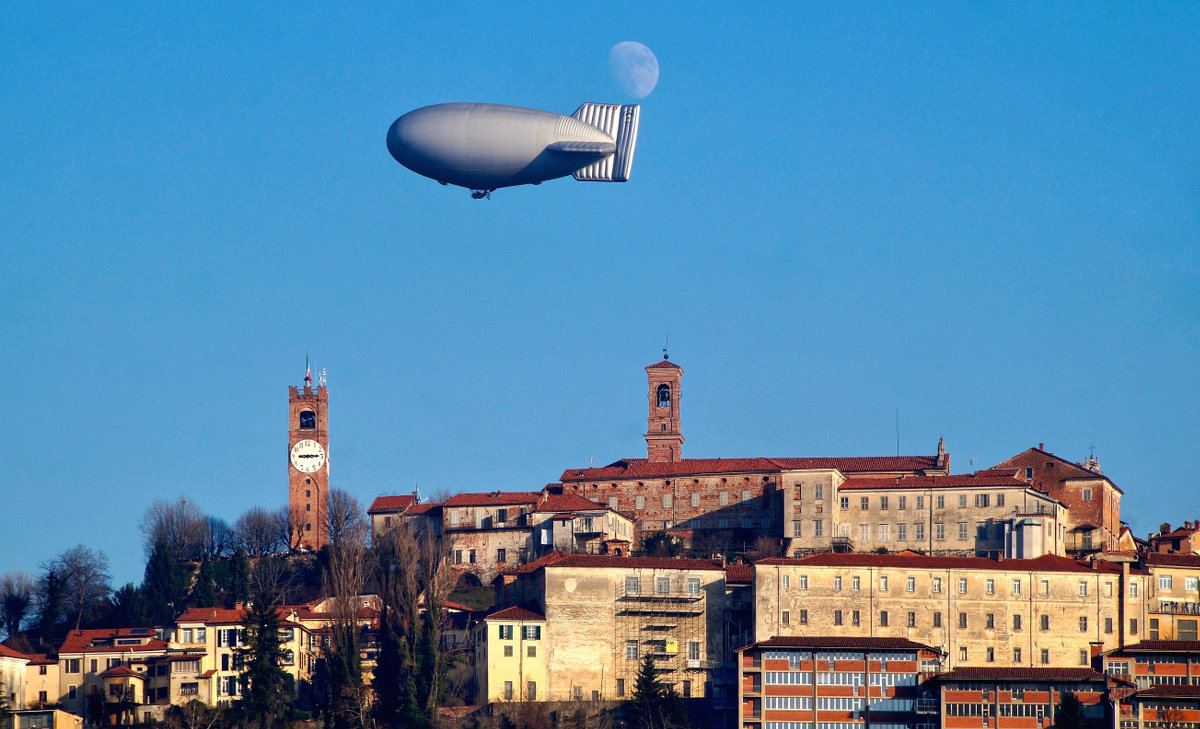 The Airship and the Moon...