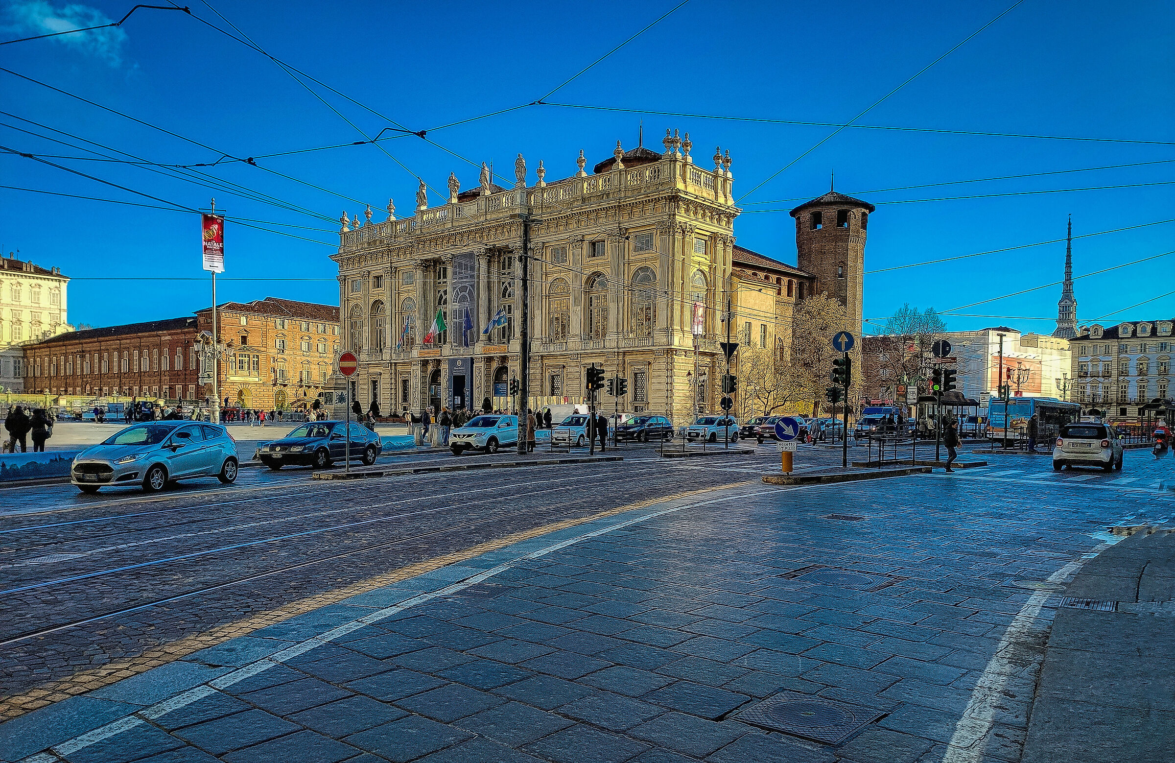 Torino - Piazza Castello | JuzaPhoto