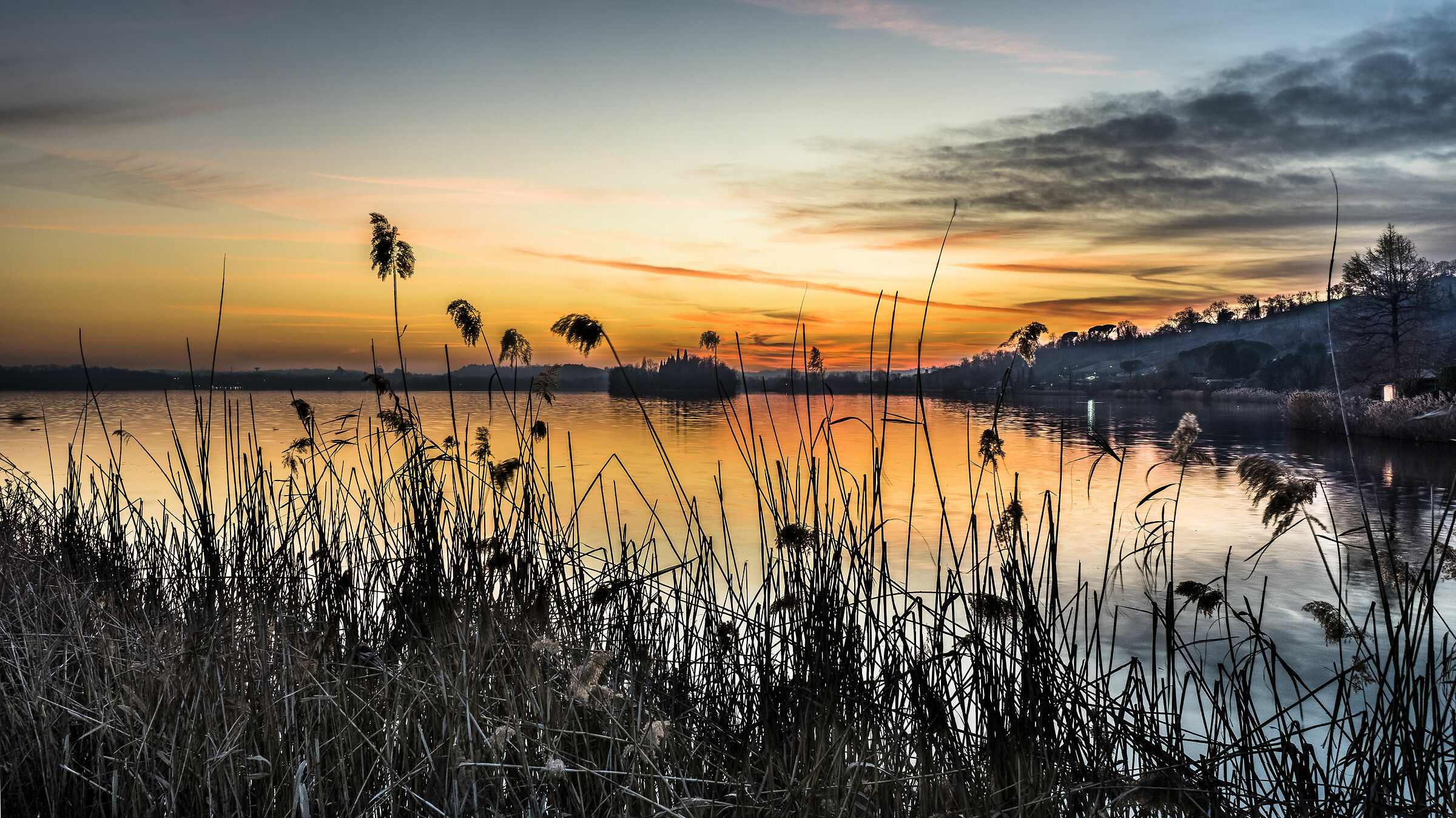lago di pusiano, tramonto...