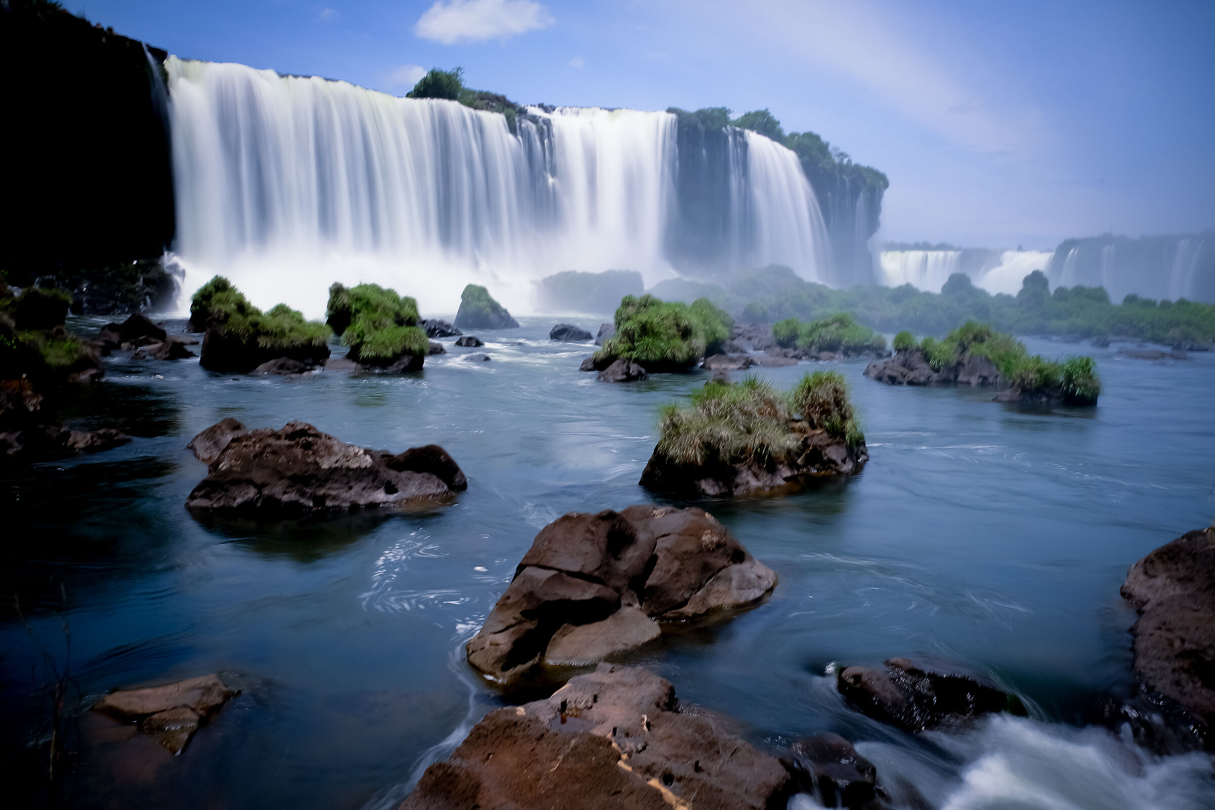 Iguazu falls 18mm, f:5.6, 1 sec, Iso 200 (Filter nd)...